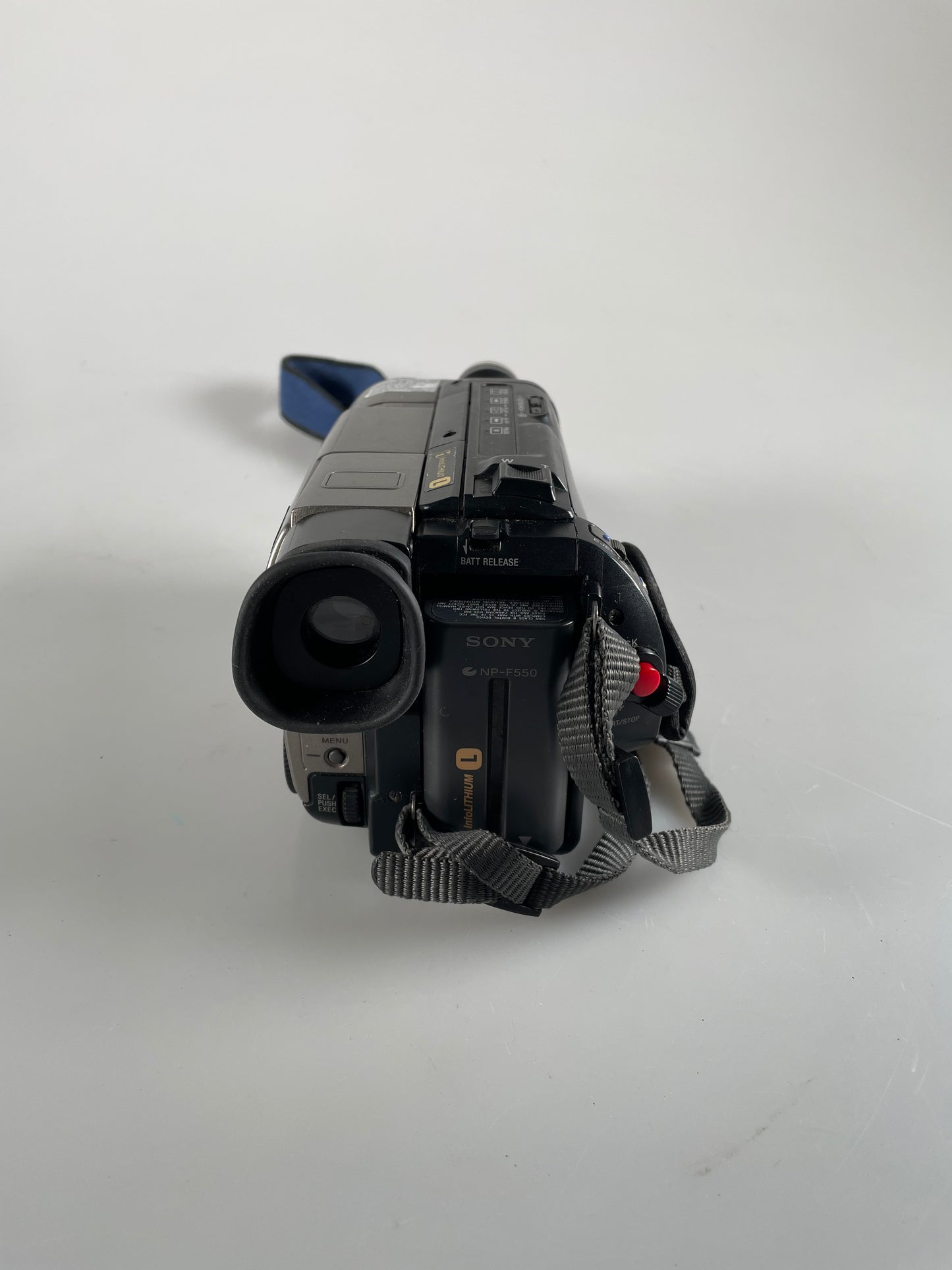 Sony Handycam CCD-TR716 Video Camera Hi8 330X VCR Player Video Transfer