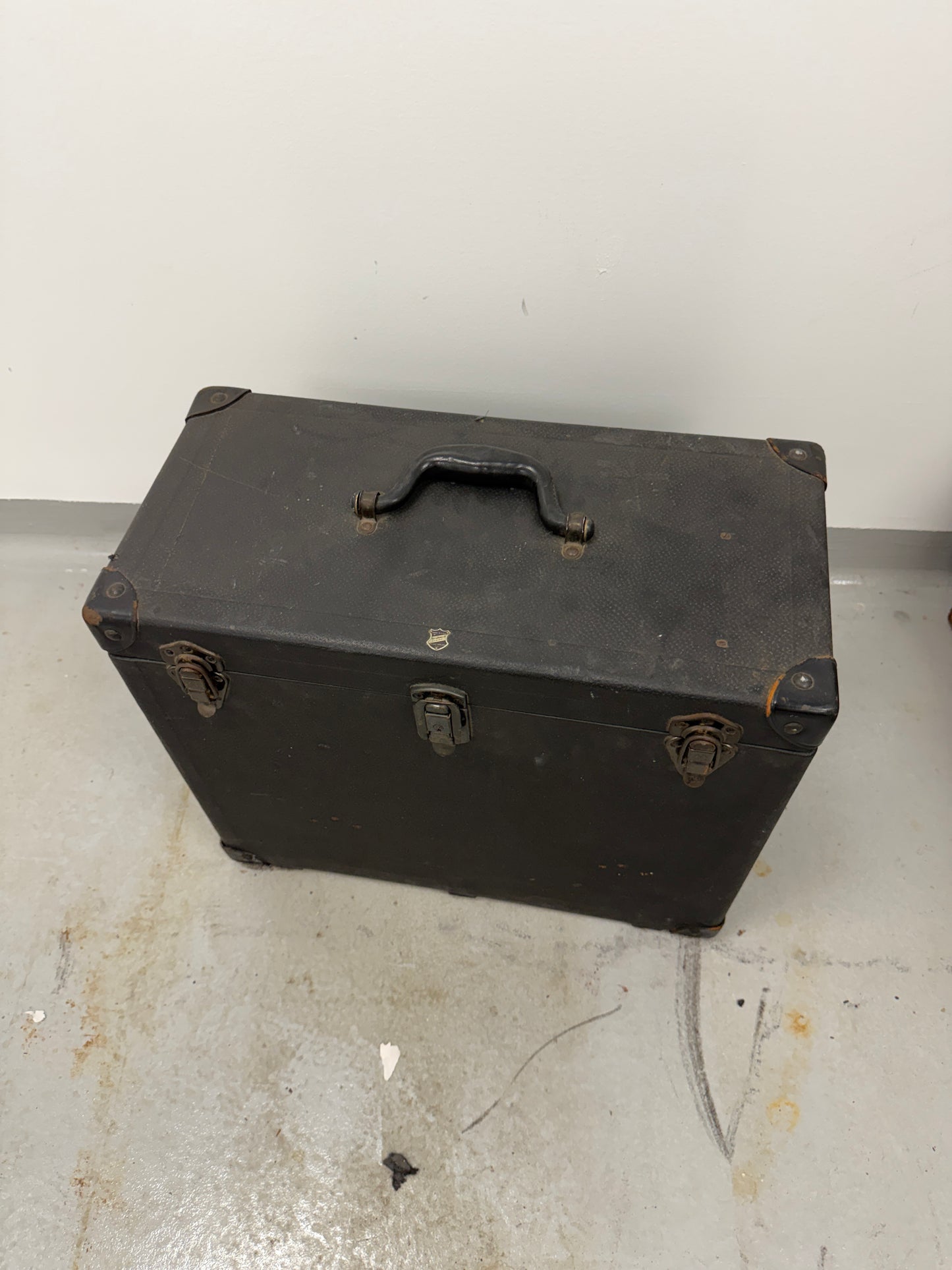 Filmo Bell Howell Model 130 16mm Film Projector – RARE