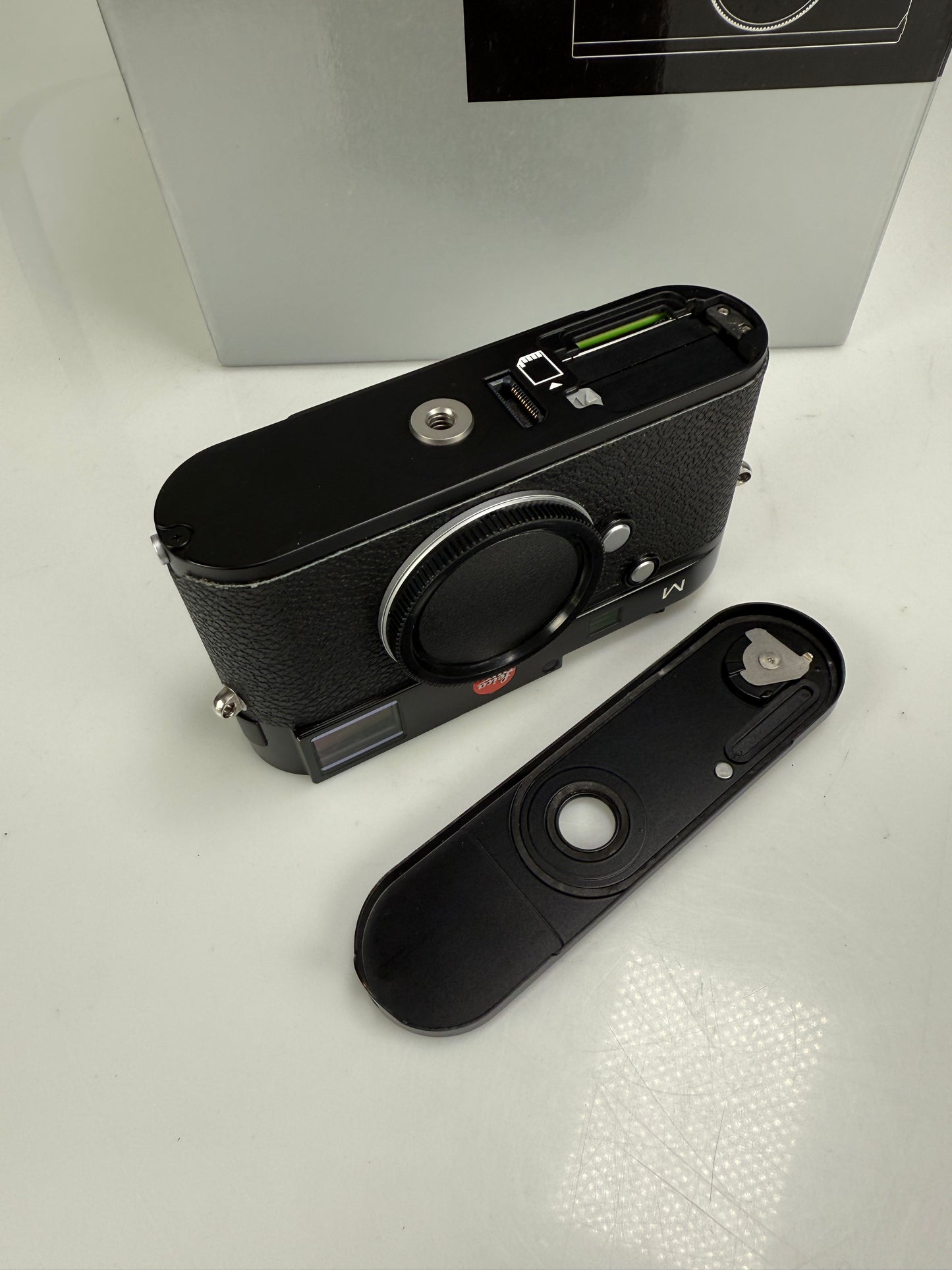 LEICA M (Typ 240) M240 Black 24 MP Digital Rangefinder Camera Body