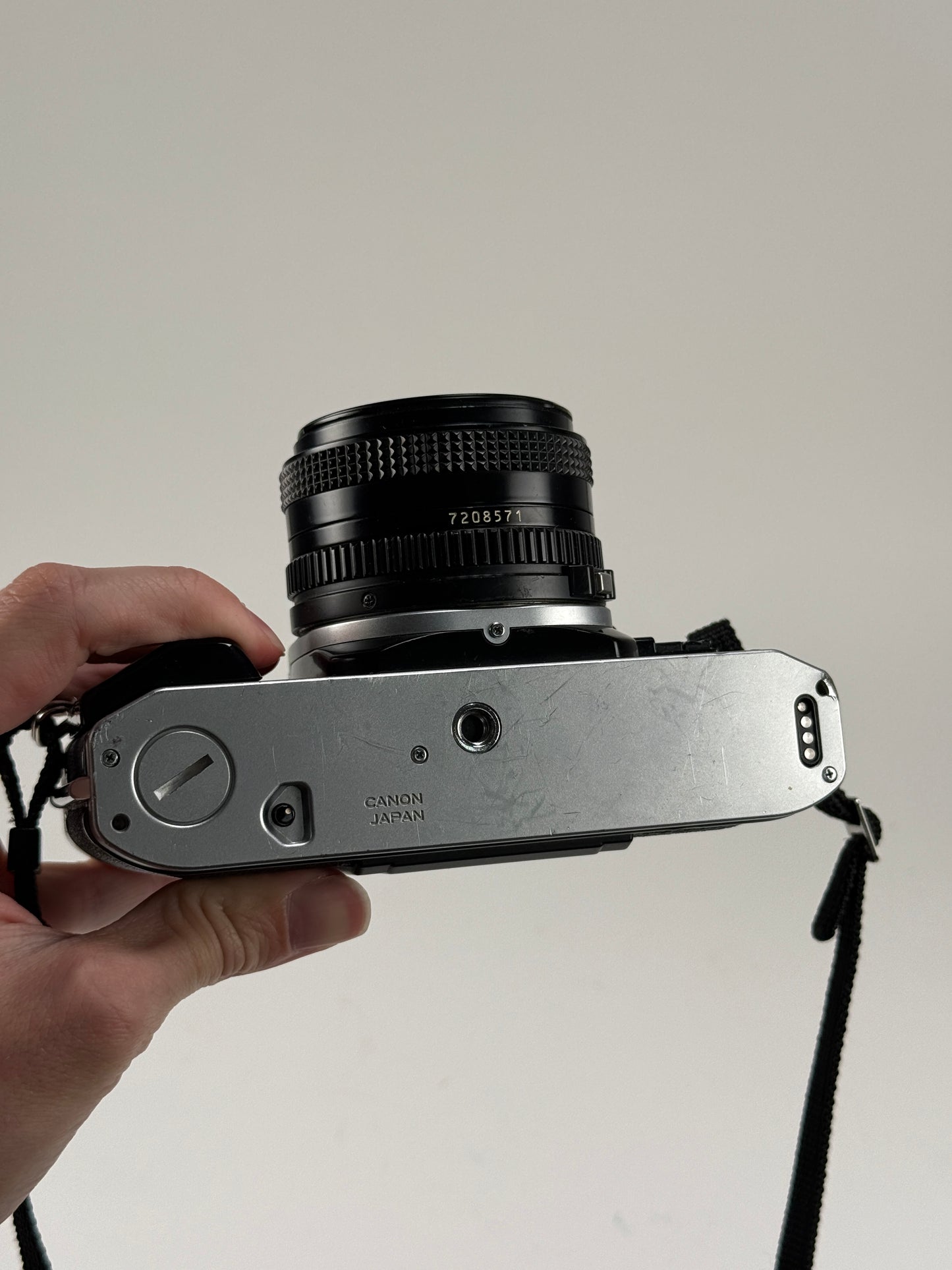 CANON AE-1 PROGRAM chrome SLR 35mm Film Camera with 50mm f1.8 FD KIT