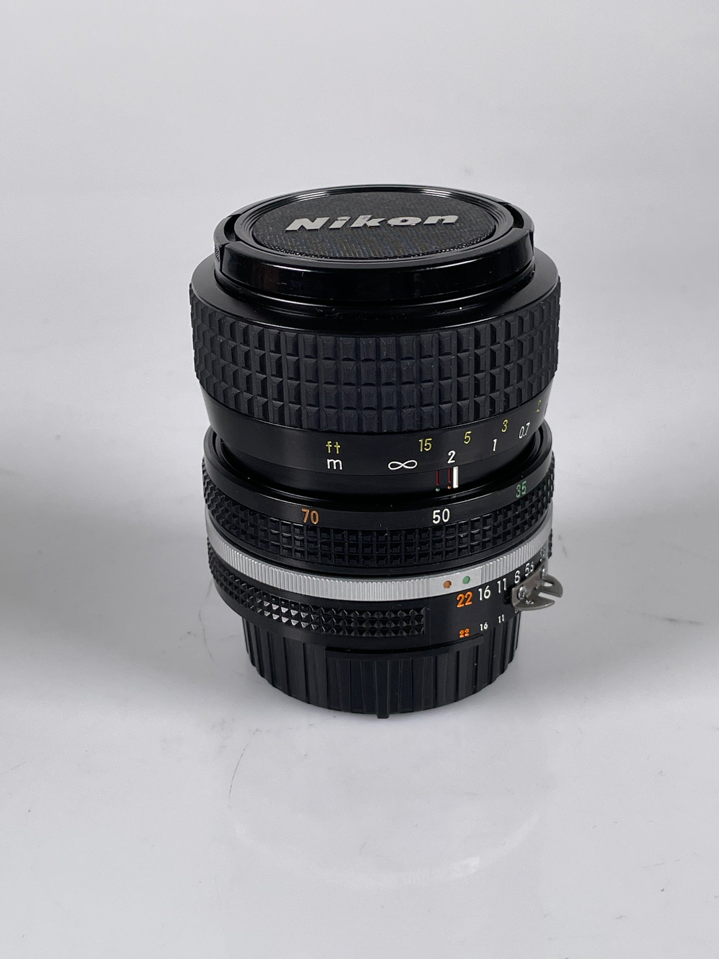 Nikon Nikkor 35-70mm f3.3-4.5 AIS Zoom Lens