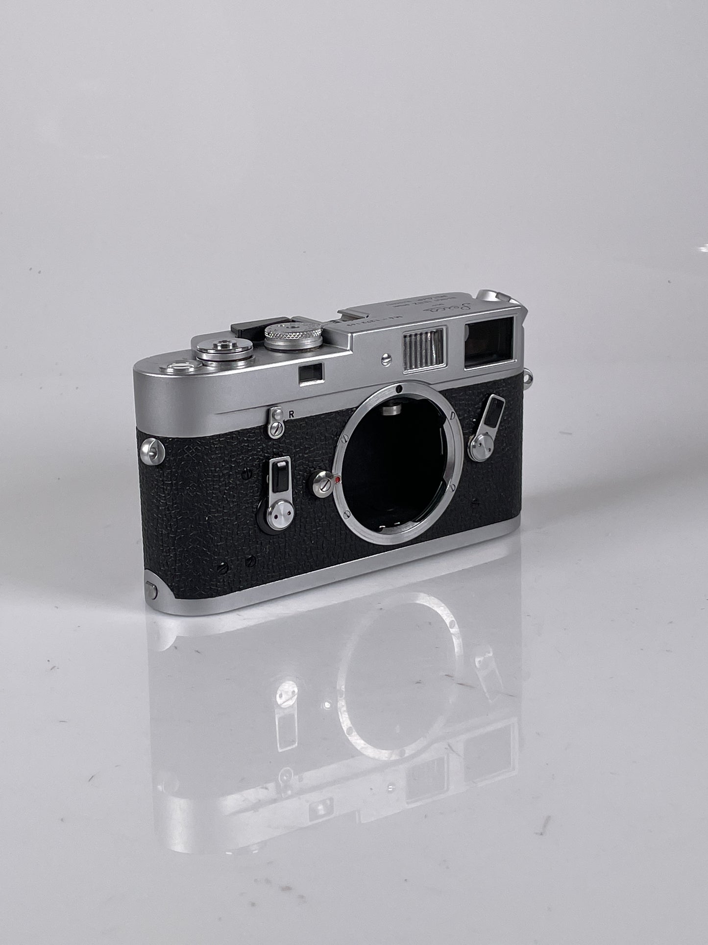 Leica M4 Chrome 35mm rangefinder film camera body