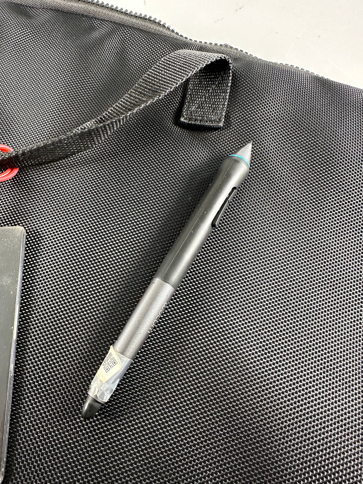 Wacom PTH-851 Intuos Pro Digital Graphic Drawing Pen Tablet Large Tested w/ Pen