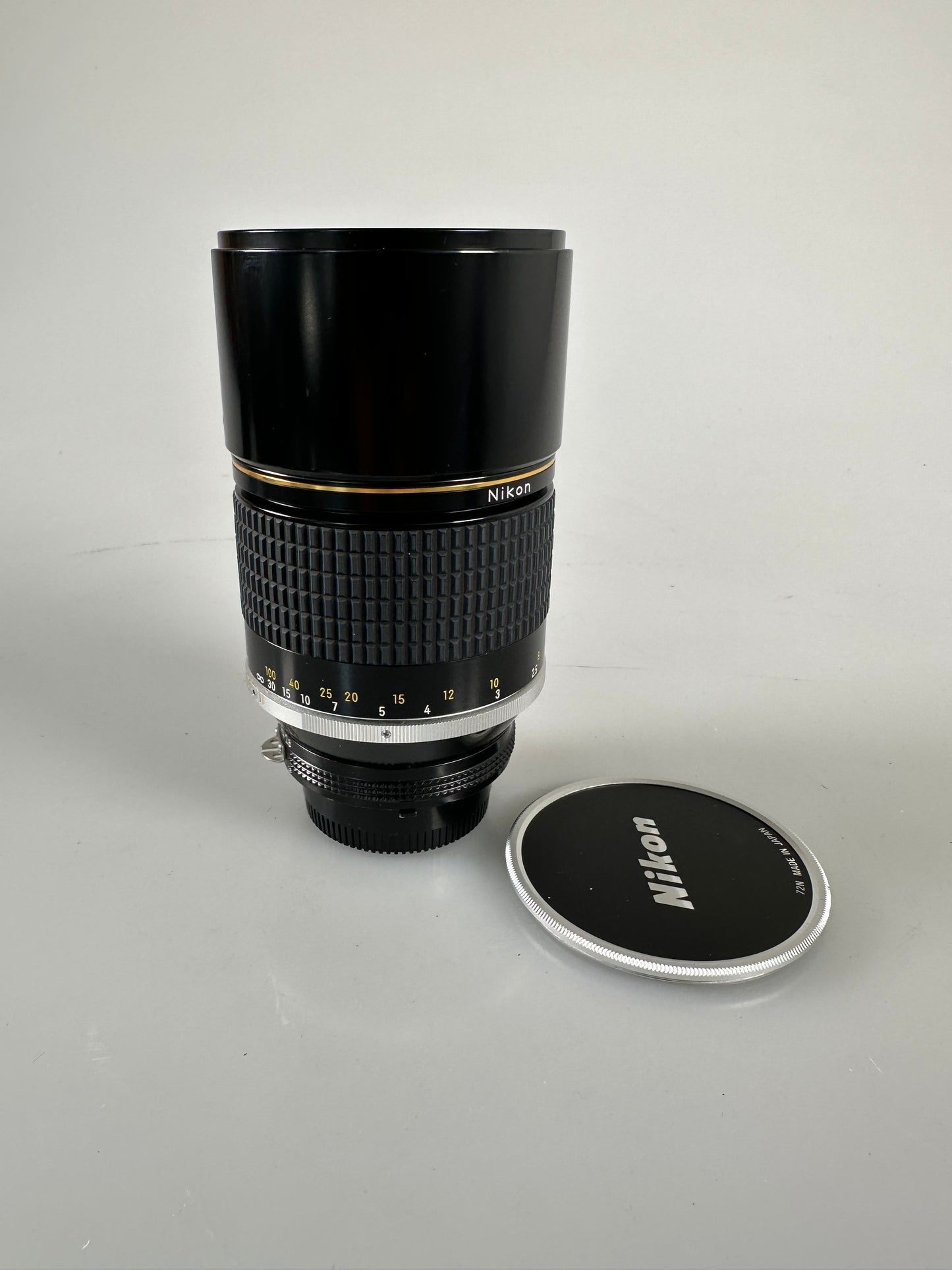 Nikon Nikkor ED AIS Ai-s 180mm f2.8 Telephoto MF Lens