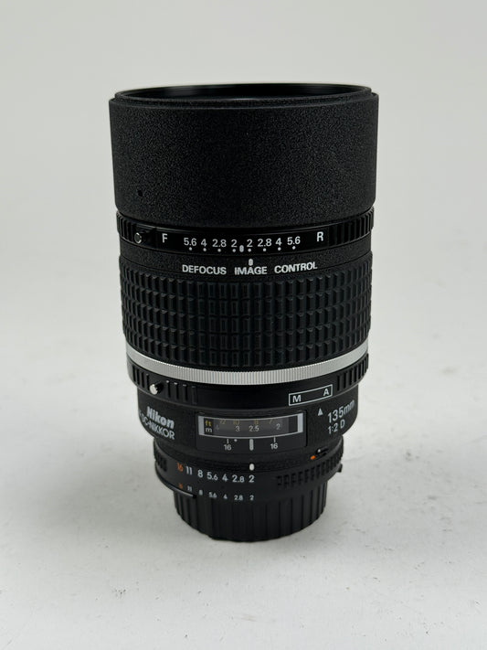 Nikon Nikkor AF 135mm f2 D DC Defocus Lens