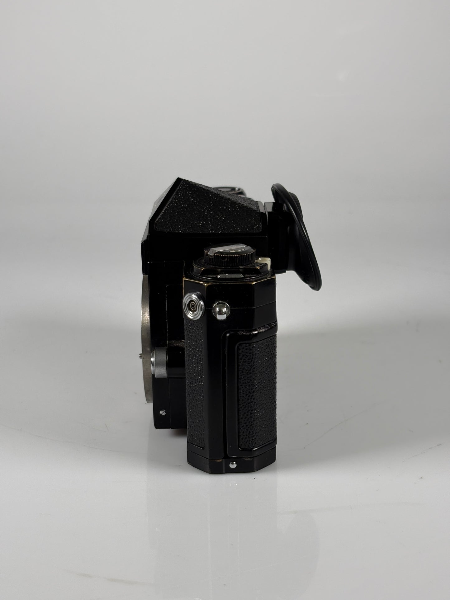 Nikon F Black body prism eye level finder 35mm film camera