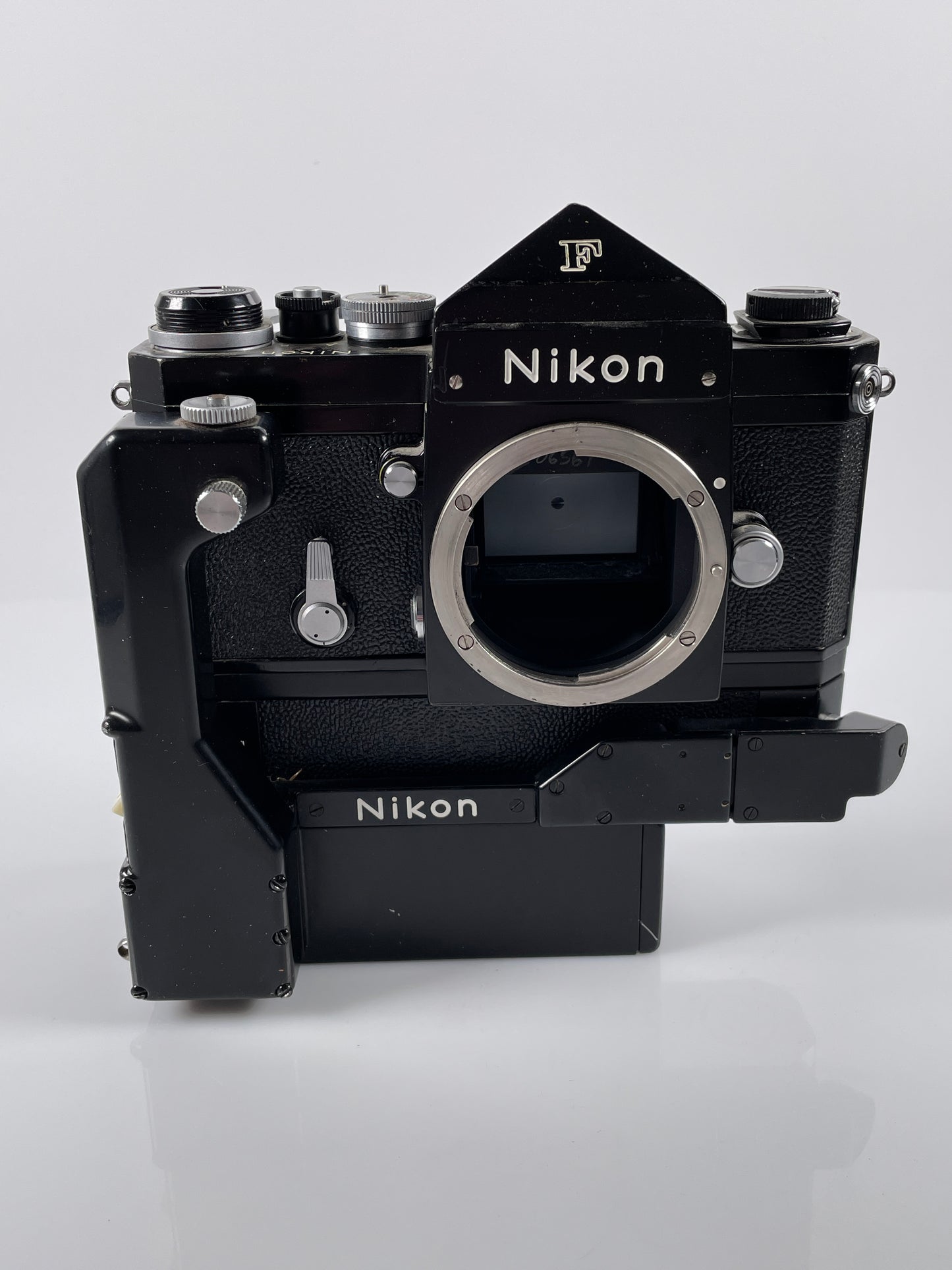 Nikon F 35mm SLR Film Camera + Motor Drive F-36 with battery Black prism