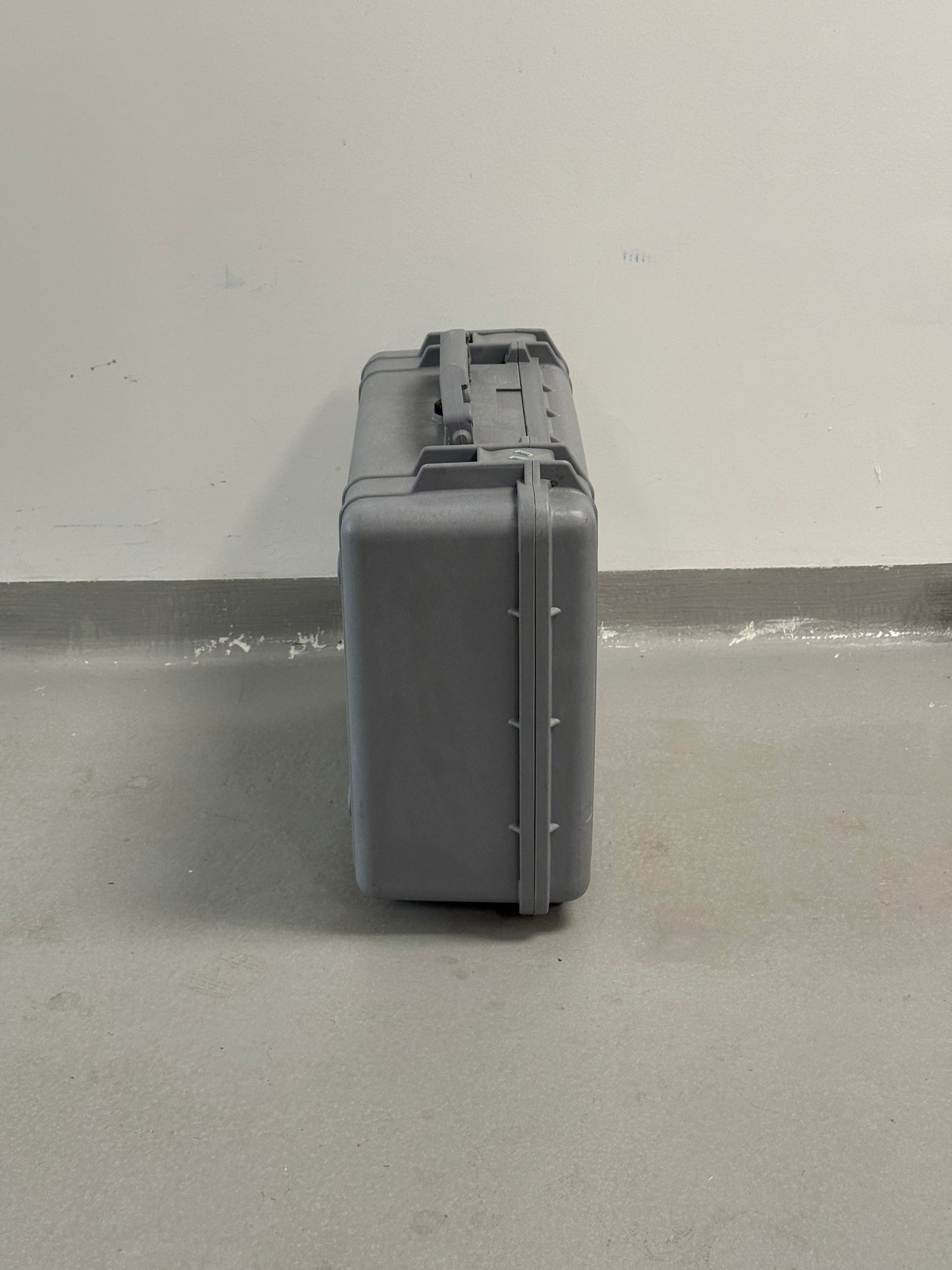 Pelican 1550 Protector Case 20.7 × 17.2 × 8.4" grey Water Tight with insert