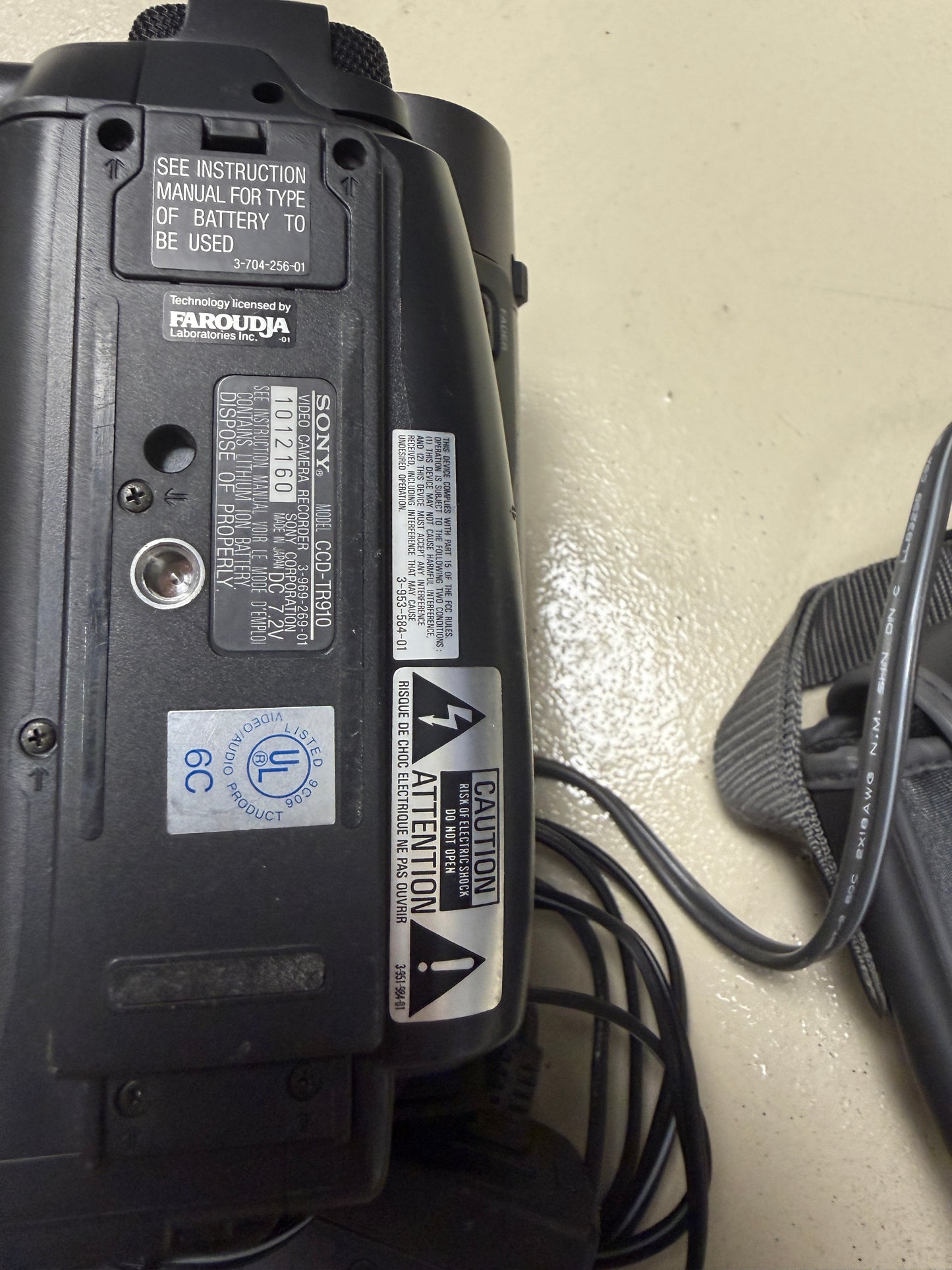 Sony CCD-TR910 NTSC Handycam Video Hi8 8mm Camcorder