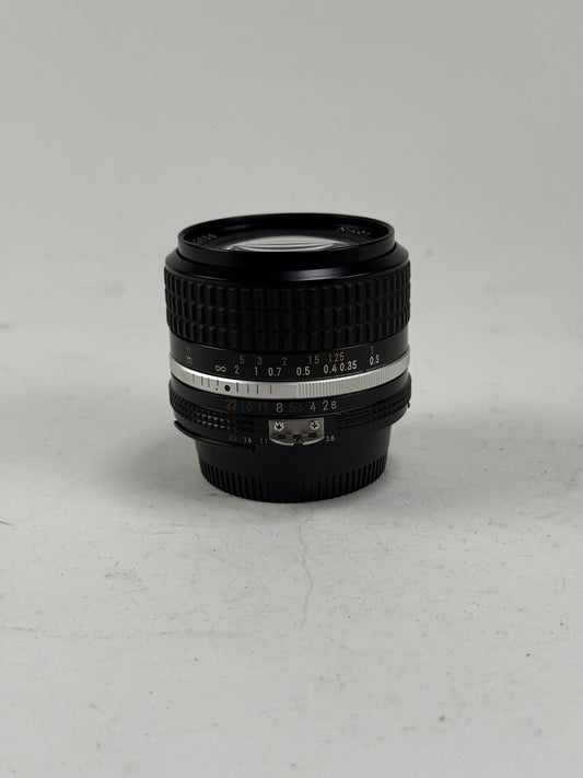 Nikon Nikkor AIS AI-S 24mm f2.8 35mm camera Lens