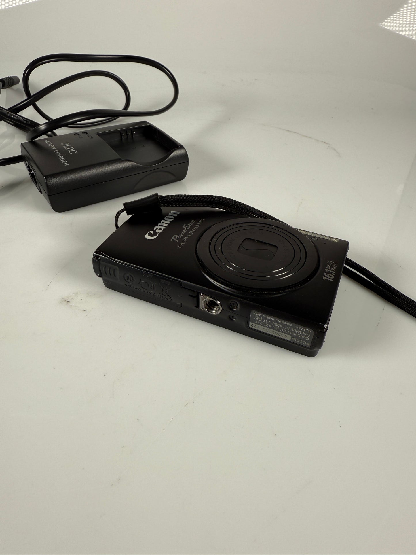 Canon PowerShot ELPH 300 HS 12.1MP Compact Digital Camera