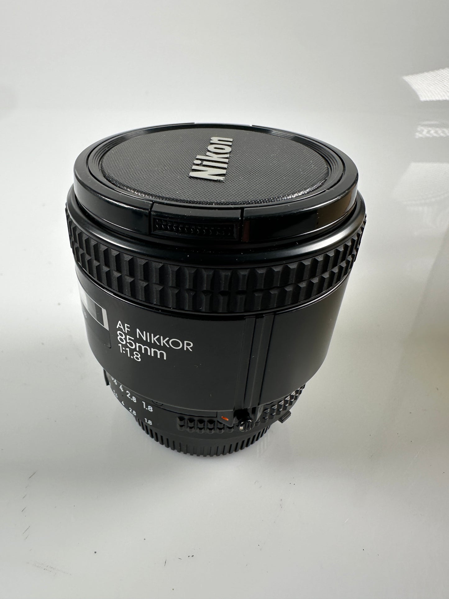 Nikon AF Nikkor 85mm f1.8 Lens