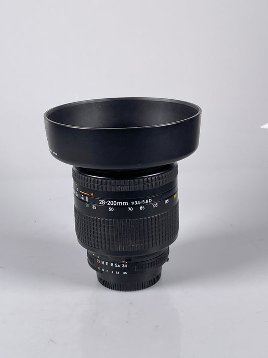 Nikon Zoom-NIKKOR 28-200mm f3.5-5.6 D IF AF Lens