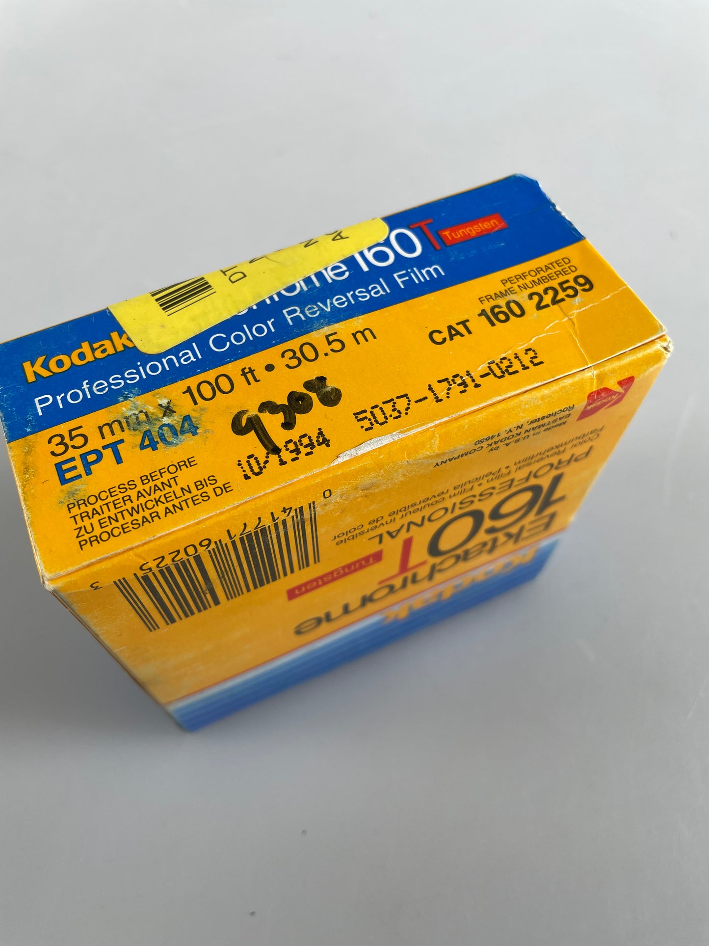 Kodak Ektachrome 160T tungsten 100ft 35mm, exp. 1994
