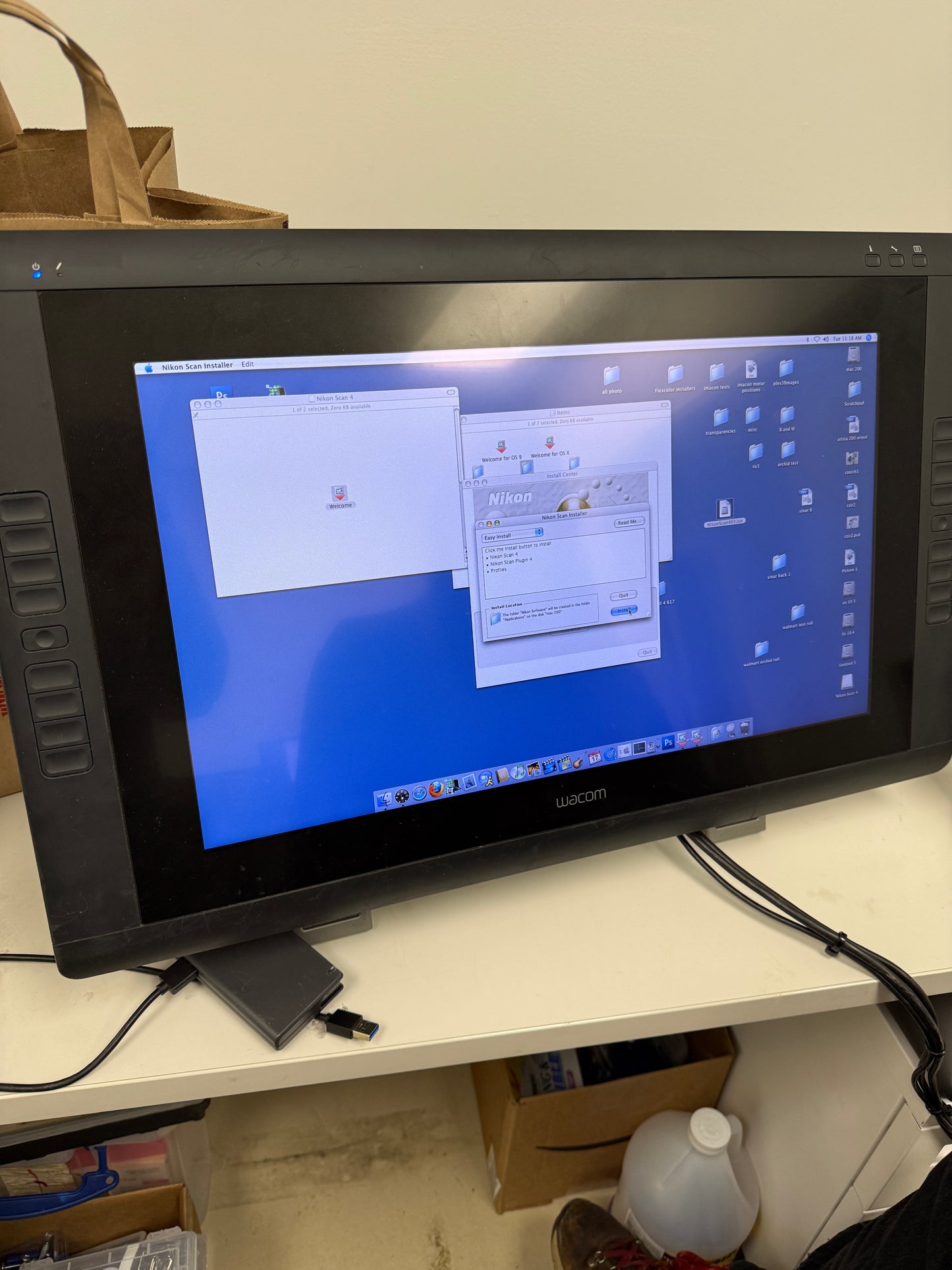 Wacom Cintiq 22HD Touch Interactive Pen Display DTH2200 w/ Cables and pen