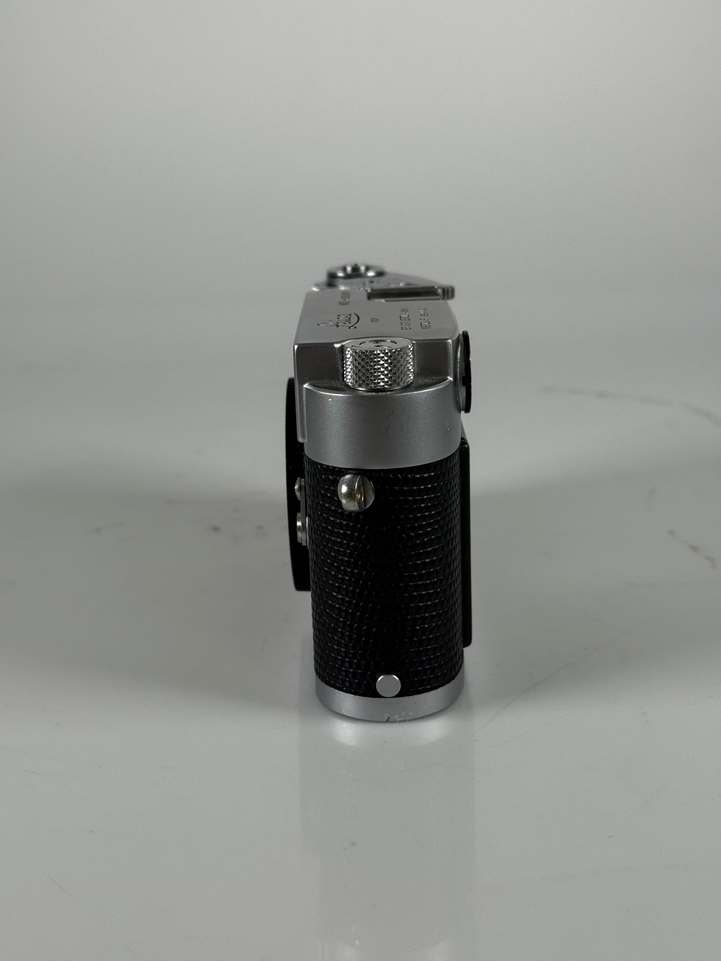Leica M2 Chrome 35mm rangefinder film camera body button rewind