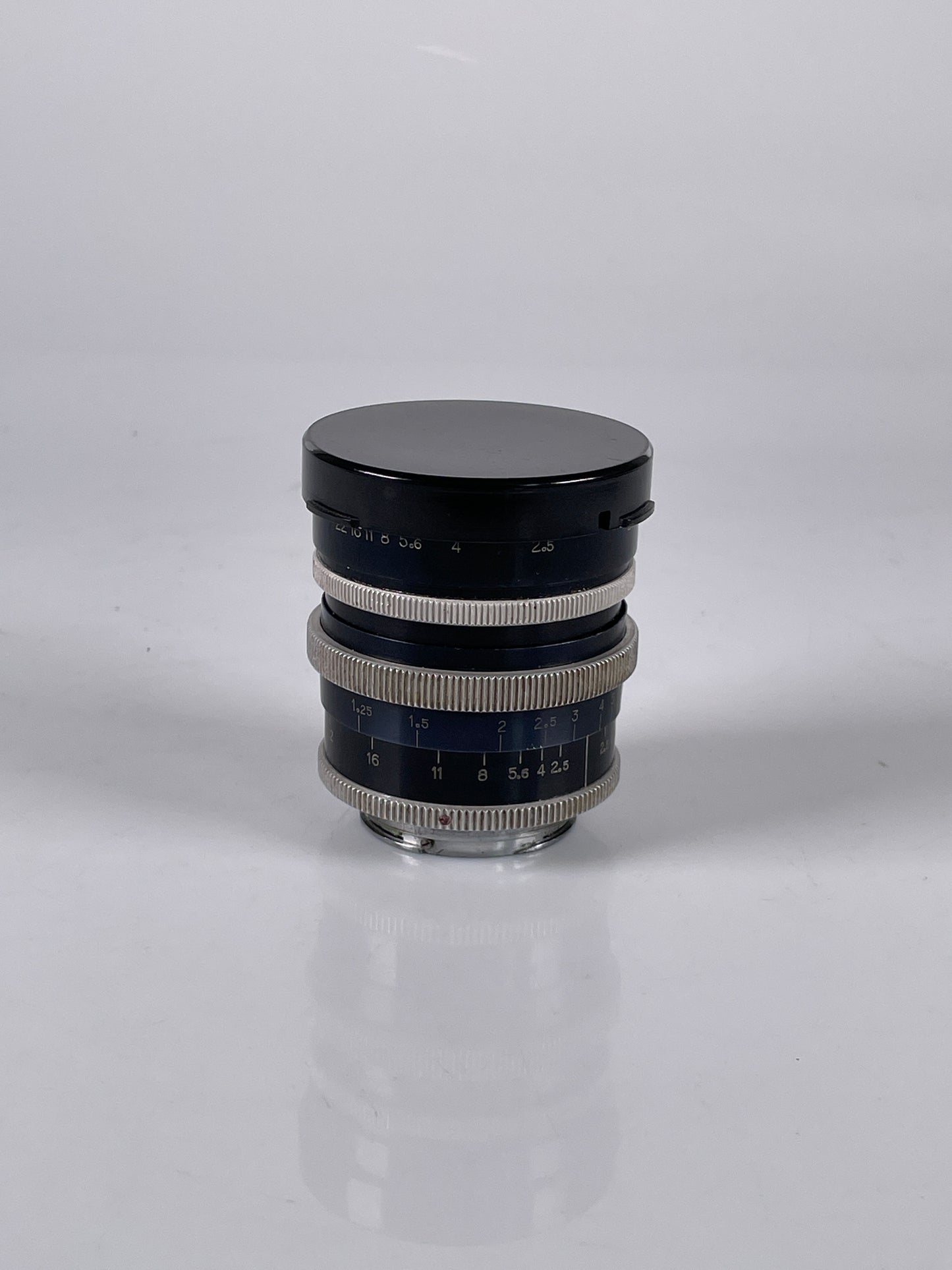 P. Angenieux 35mm f2.5 Retrofocus Type R1 Lens for Exakta