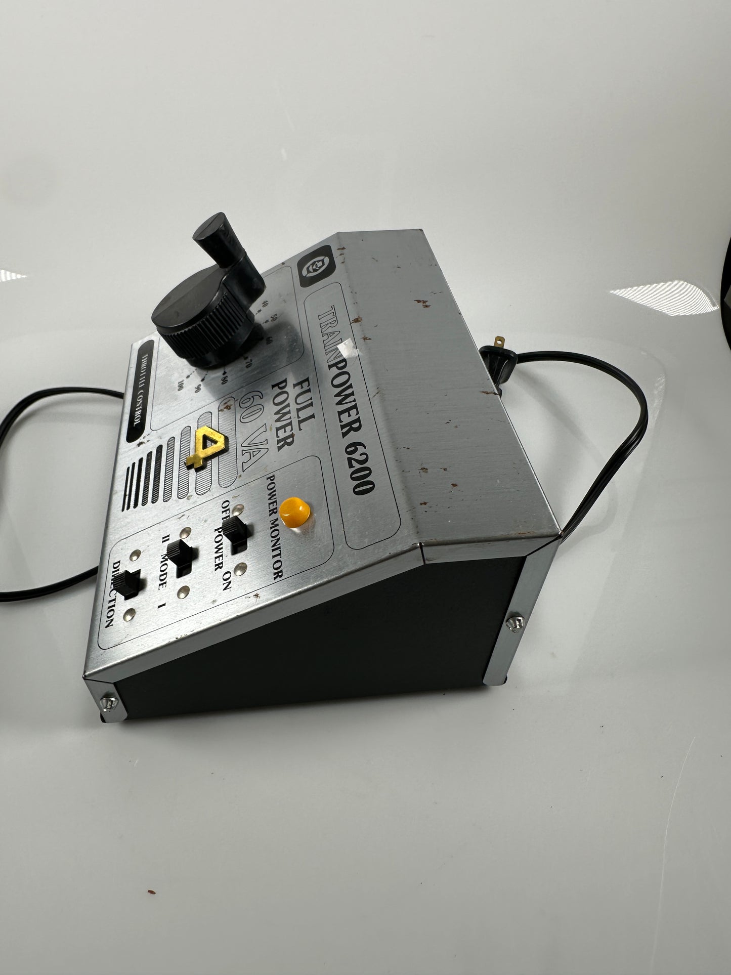 MRC 6200 Trainpower Power Pack (Silver)