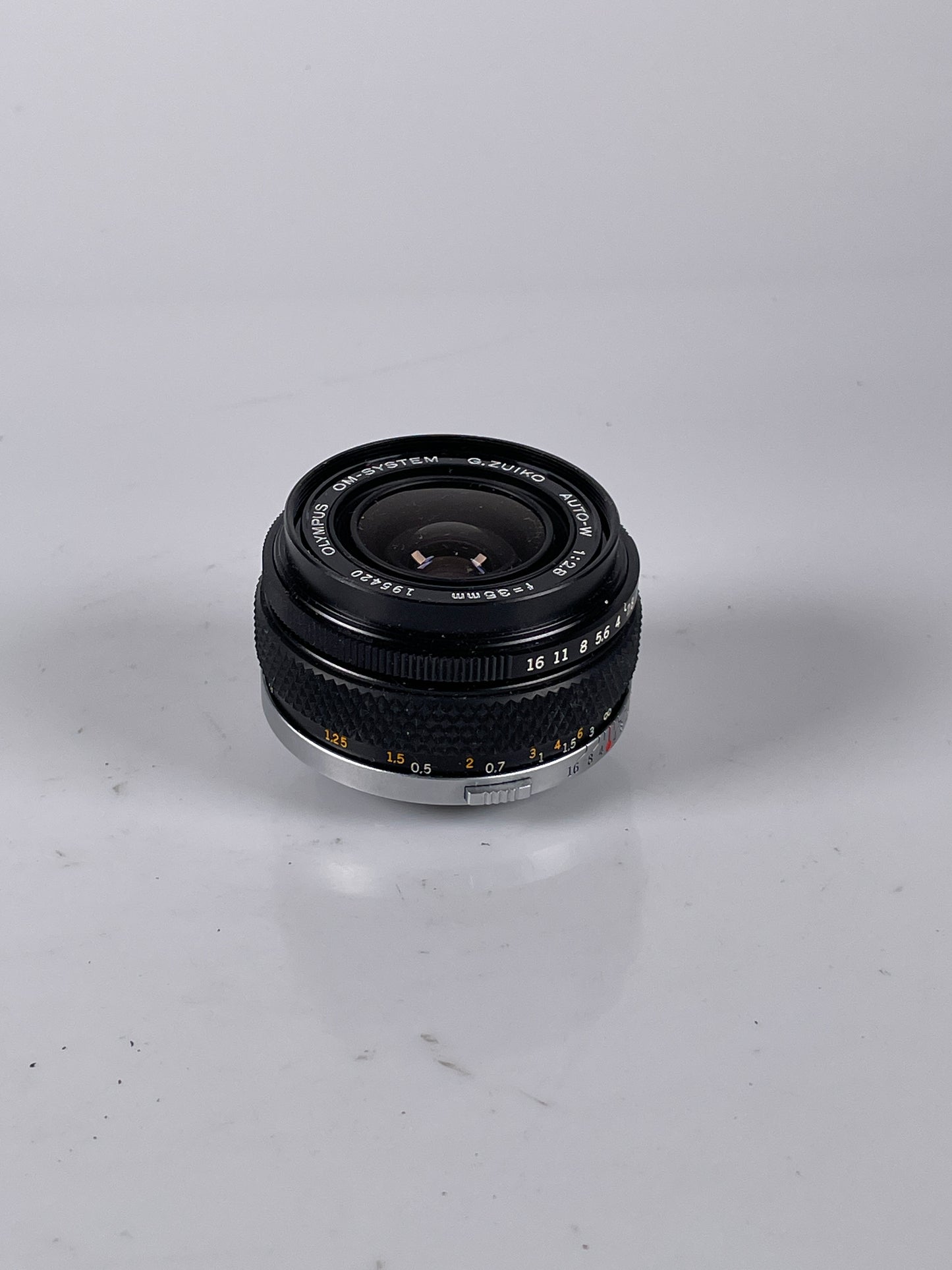 Olympus OM-System Zuiko MC Auto W 35mm f2.8 MF lens