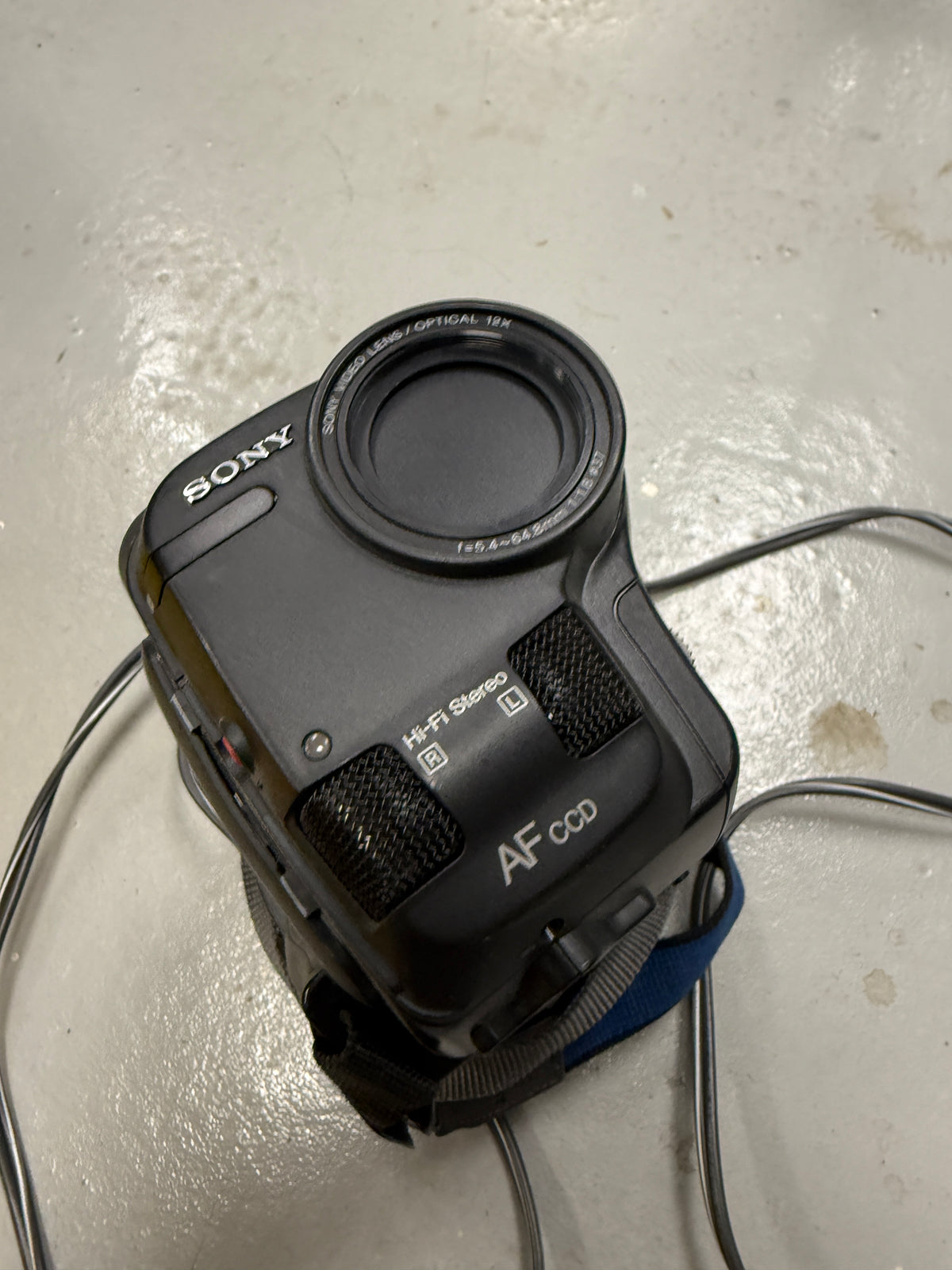 Sony Handycam CCD-TR36 Video8 8mm Camcorder