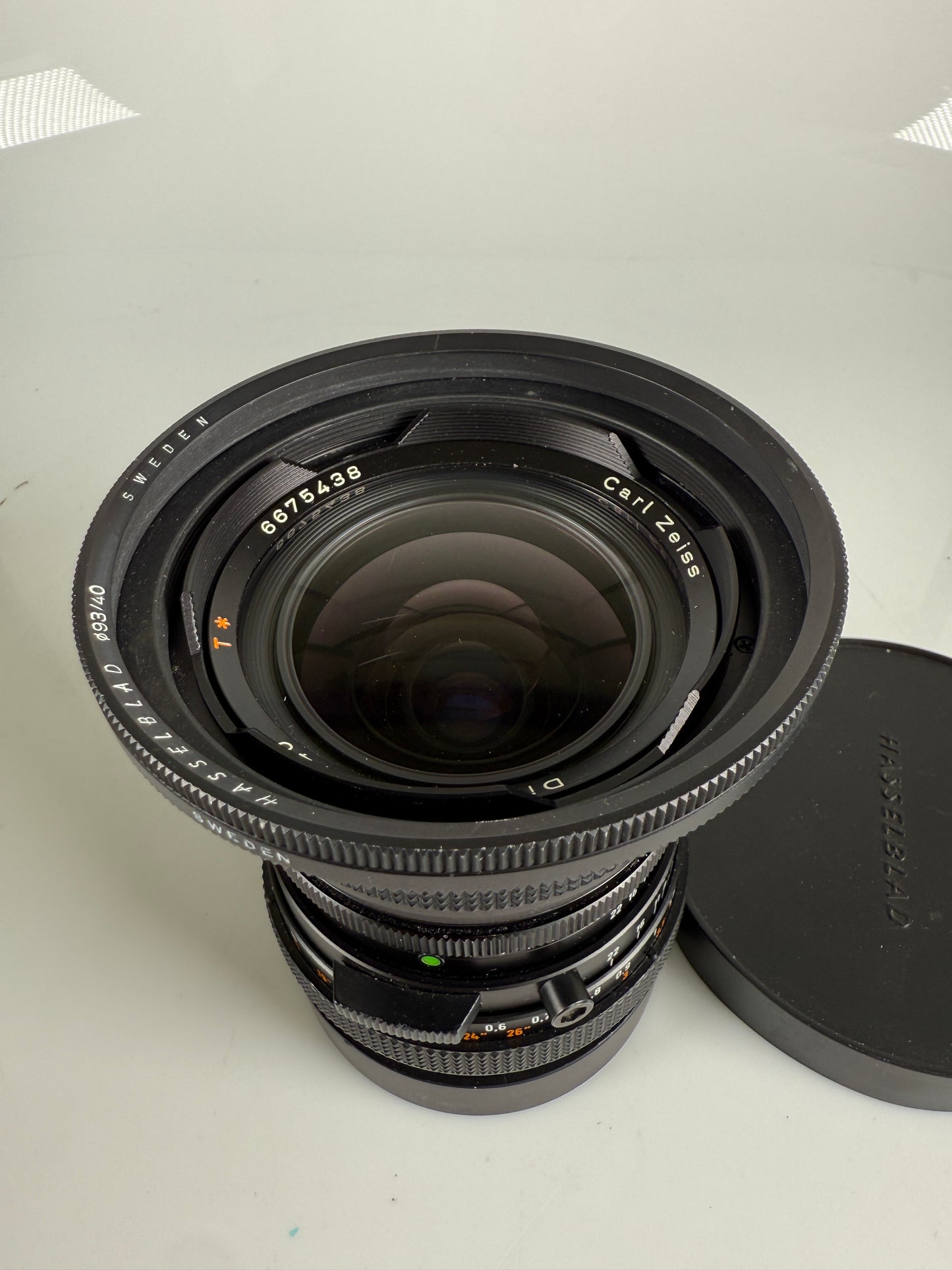 Hasselblad Distagon 40mm CF FLE F/4 T* Lens