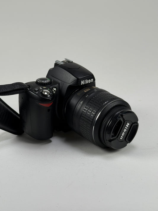 Nikon D D40 Digital SLR Camera - Kit with 18-55mm f3.5-5.6 Lens