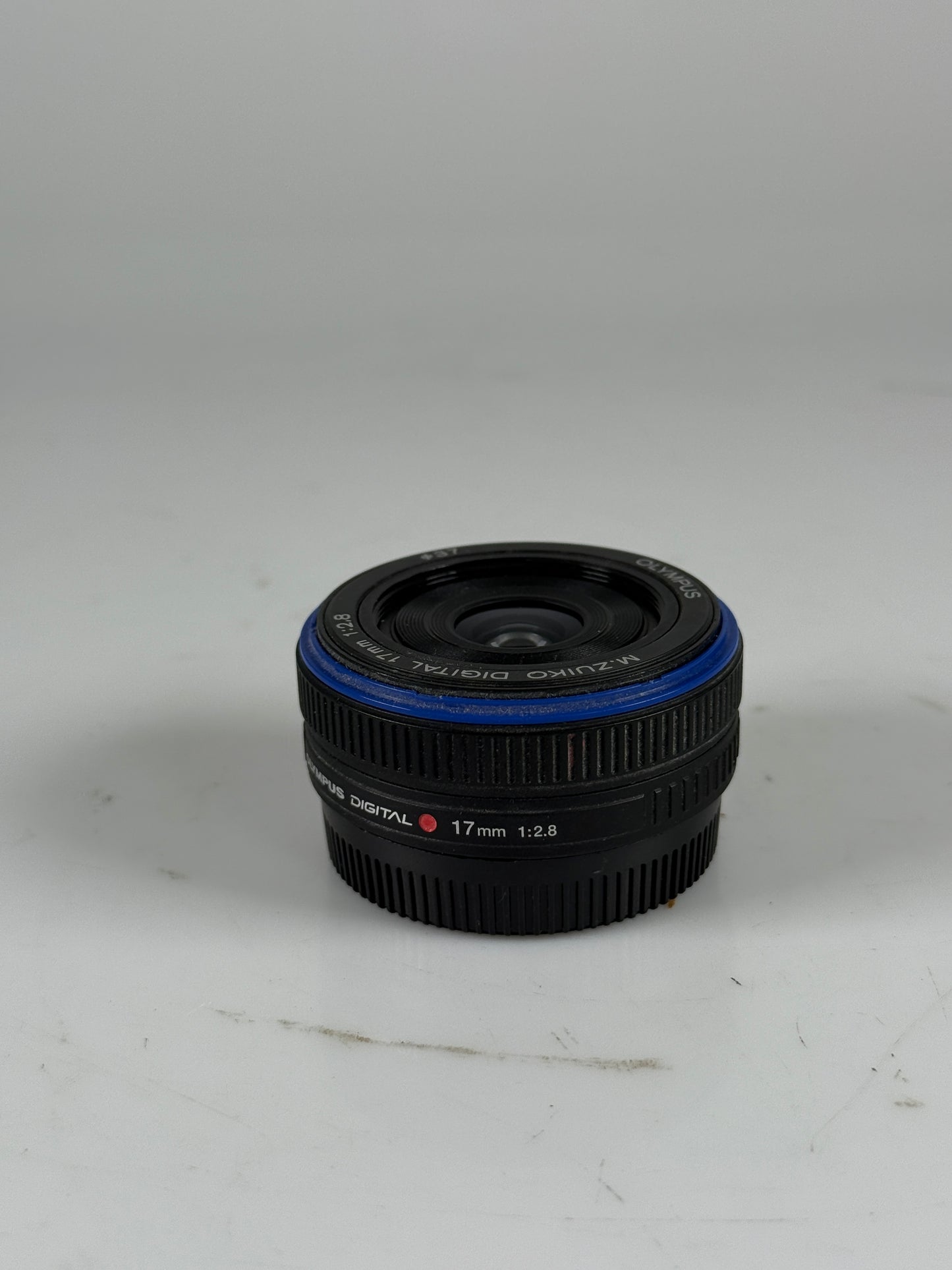 Olympus M.Zuiko Digital 17mm f2.8 Pancake Lens M4/3 black