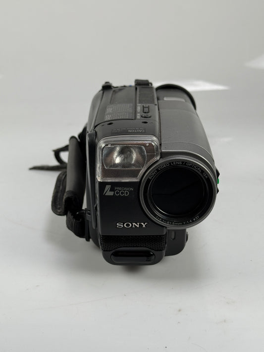 Sony CCD-TR96 Video8 Handycam Camcorder