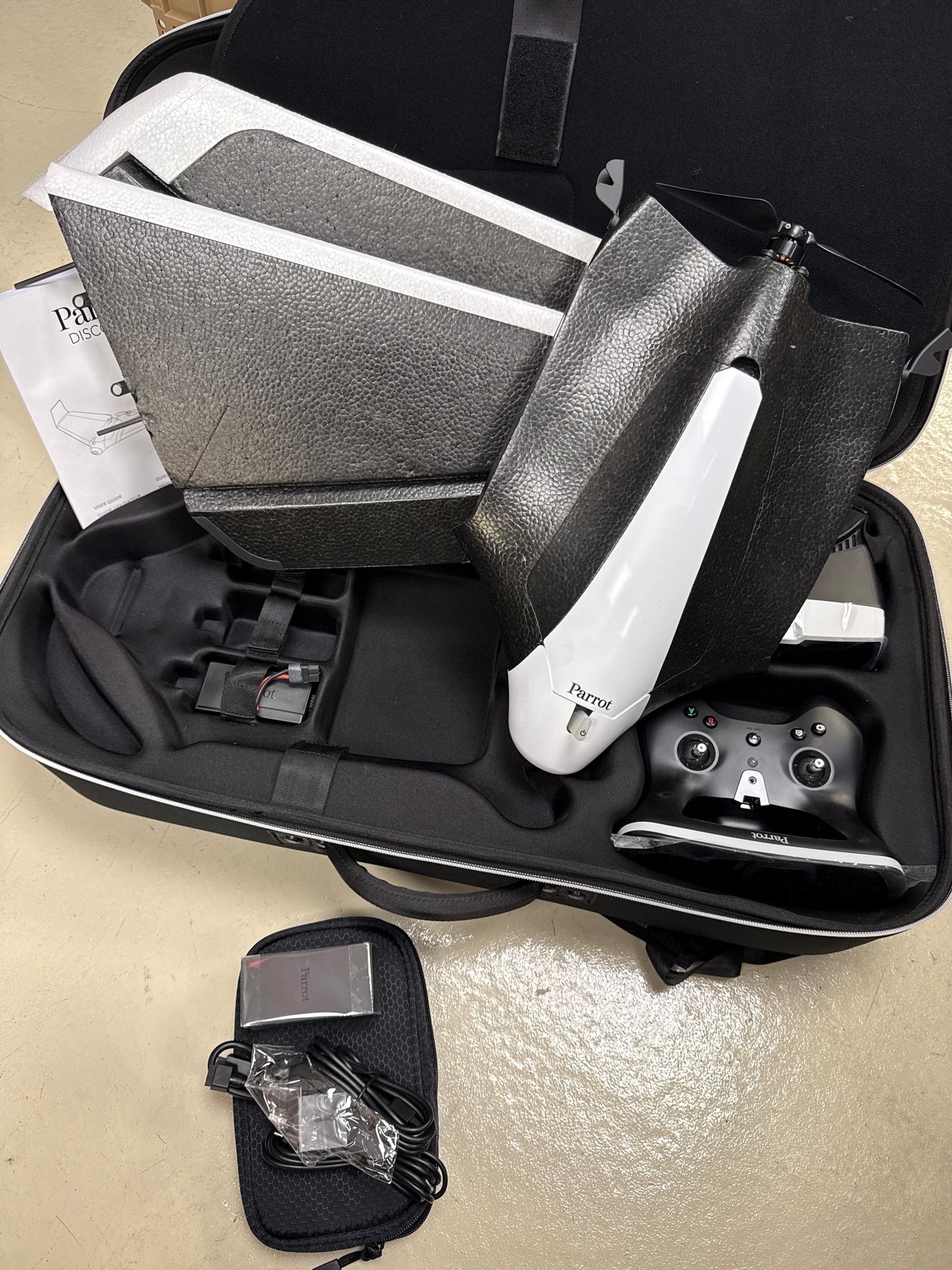 Parrot Disco FPV Fixed-Wing Drone w/ controller and goggles