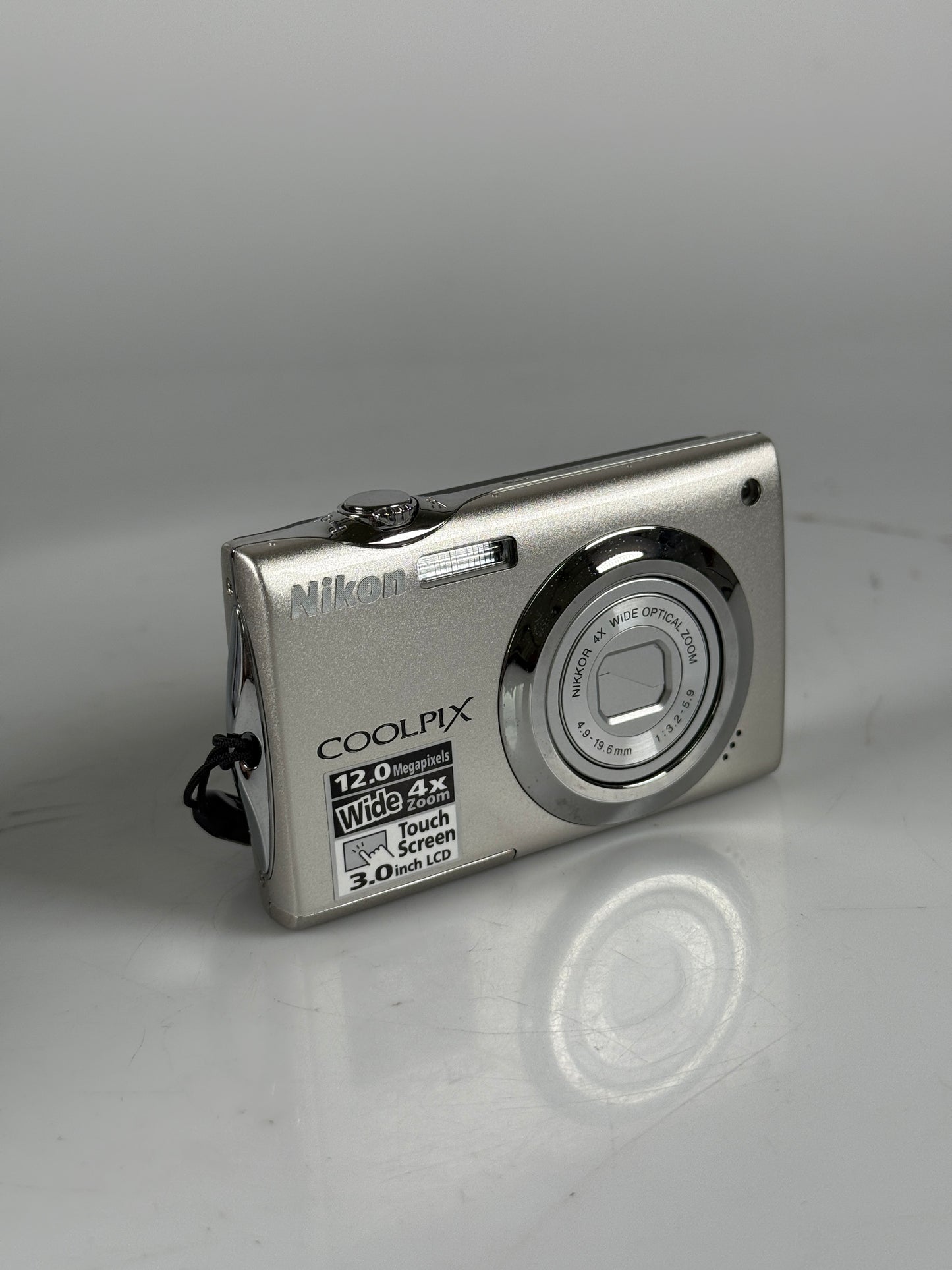 Nikon COOLPIX S4000 12.0MP Digital Camera - silver
