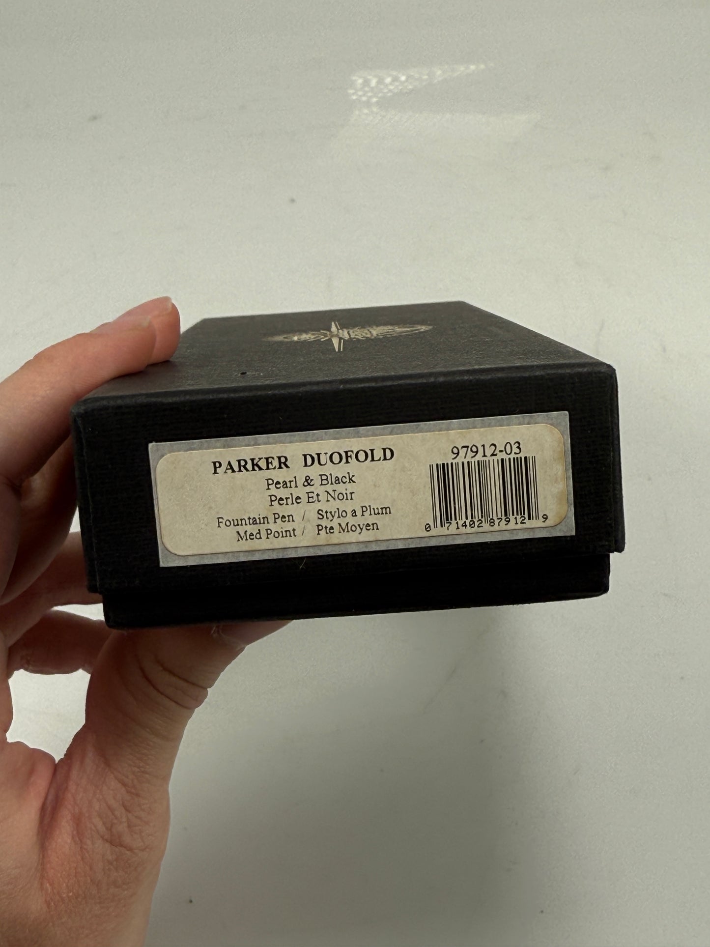 Parker Duofold Fountain Pen Pearl and Black Finish 18K 750 Medium Nib