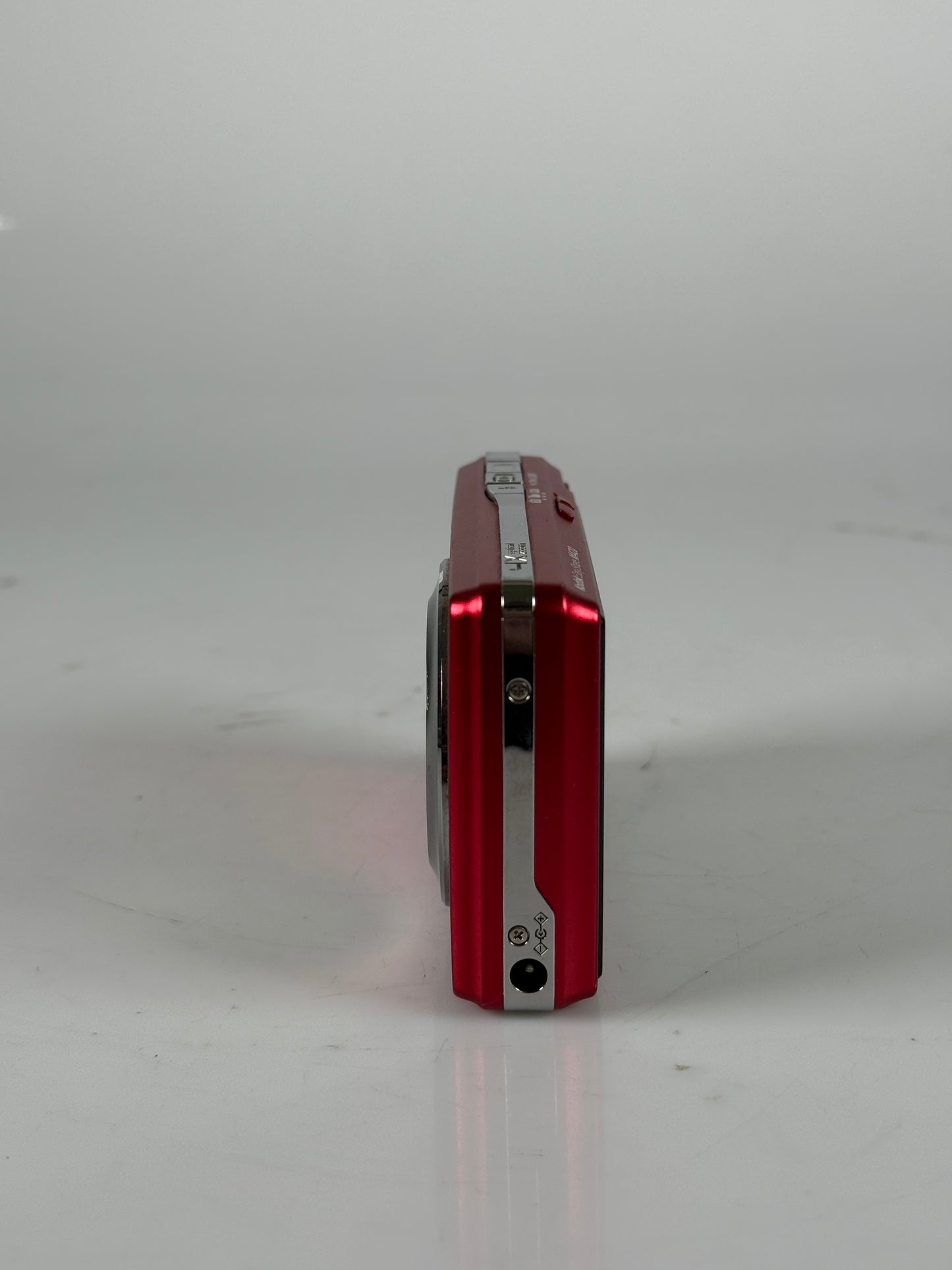 Kodak EasyShare M420 10.0MP 4x Optical Zoom Digital Camera red