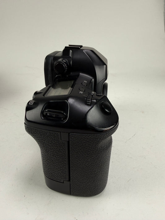 Canon EOS-3 EOS 3 35mm SLR Film Camera Body