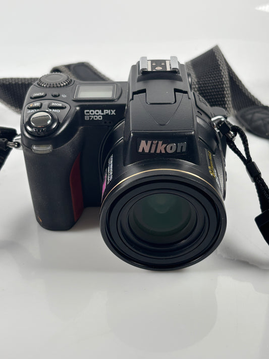Nikon Coolpix Digital Camera 8700 8.0MP Black Zoom 8X