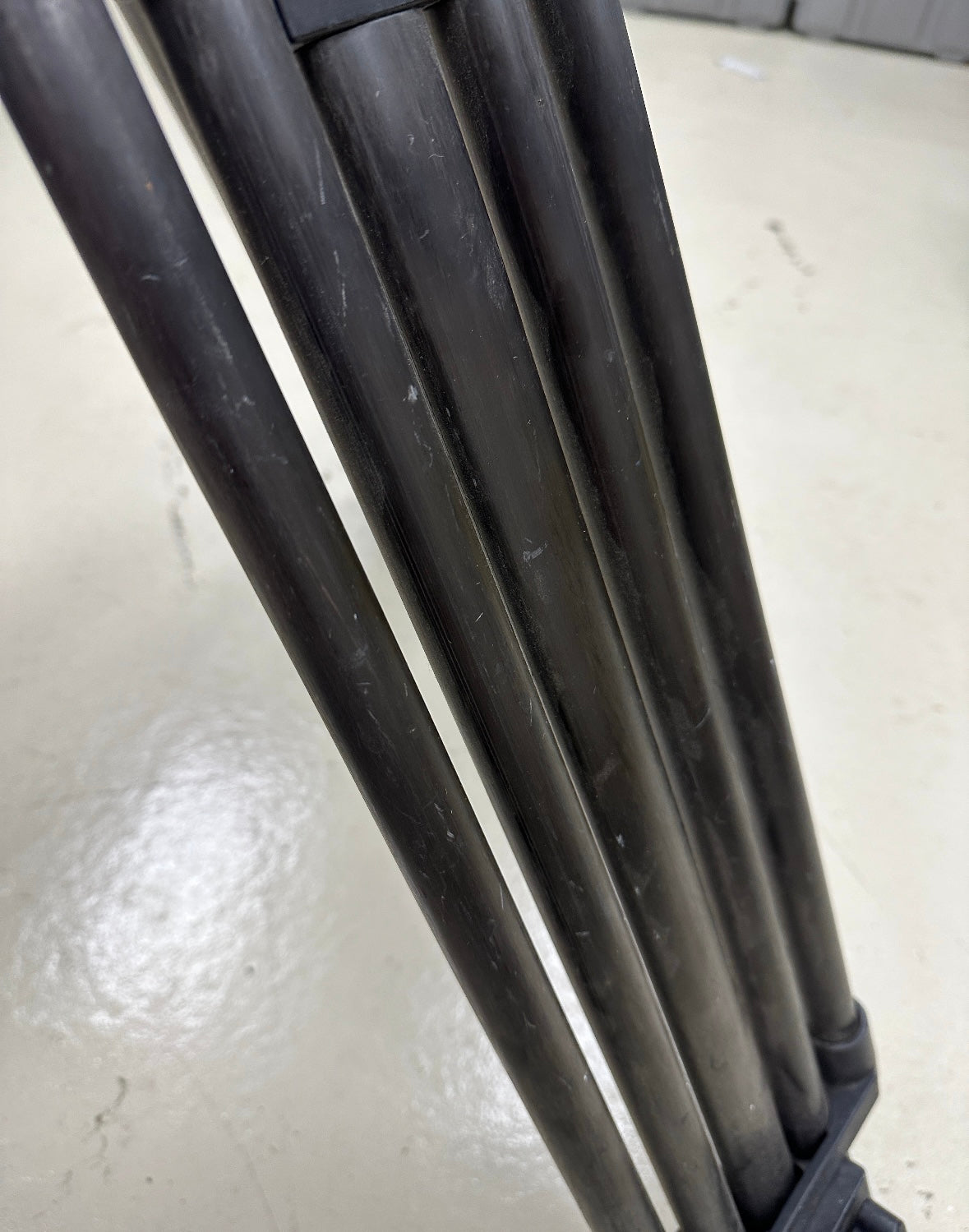 Vinten 3772-3 ENG Carbon Fiber 2-Stage Pozi-Loc Tripod Legs