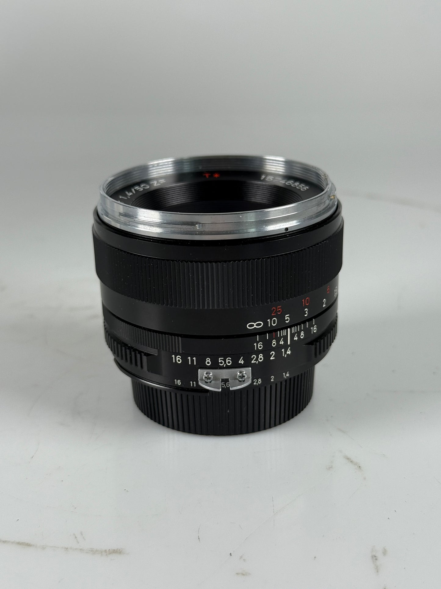 Carl ZEISS PLANAR T * 50mm f1.4 ZF for Nikon Ai-s Manual Focus Lens black