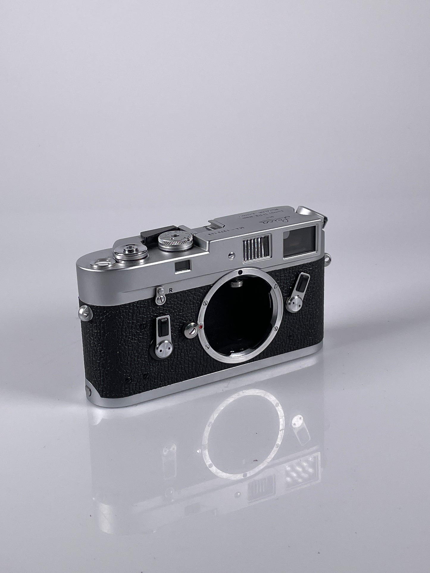 Leica M4 Chrome 35mm rangefinder film camera body