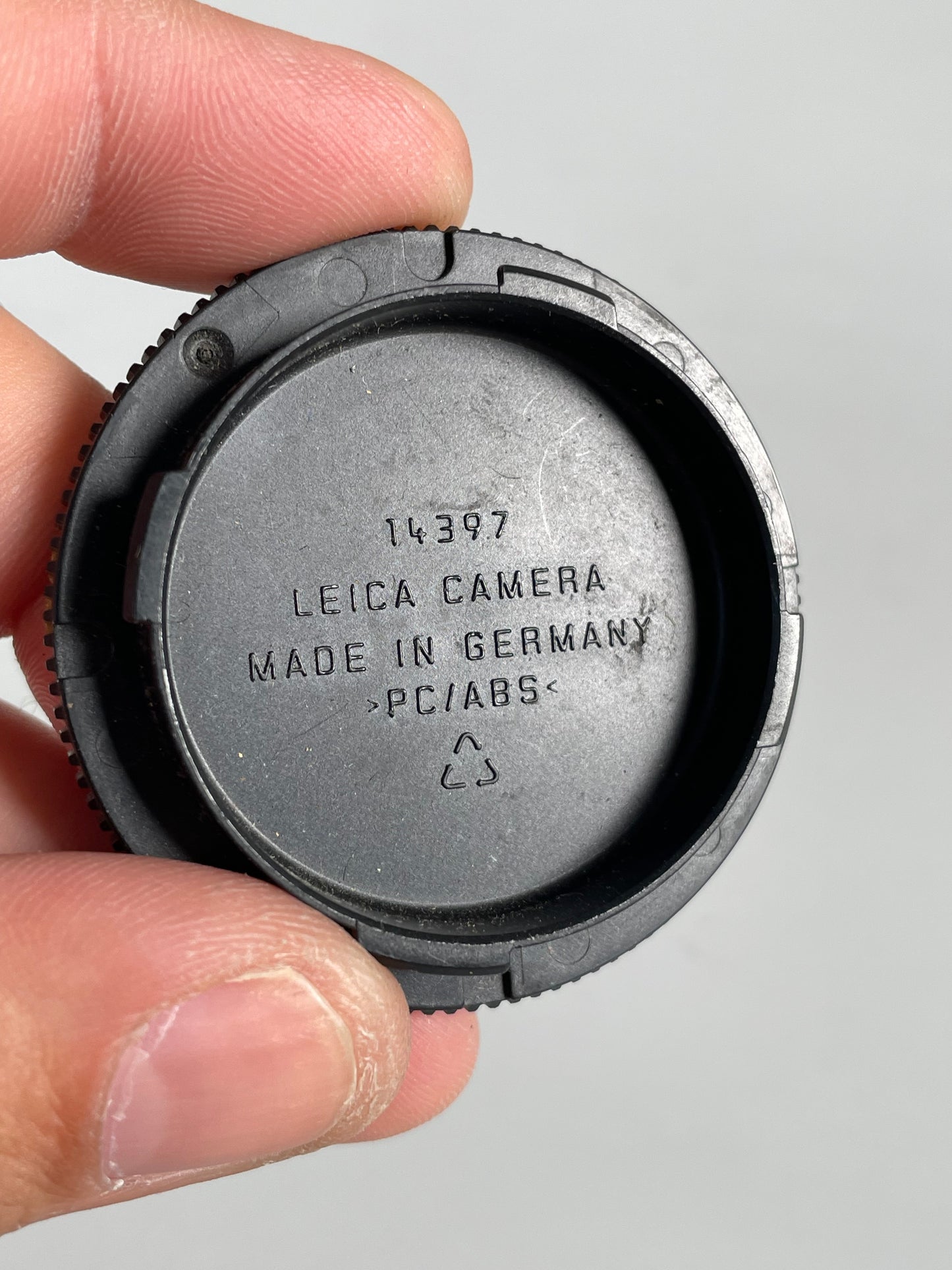 LEICA 14397 FRONT BODY CAP FOR M CAMERAS Germany
