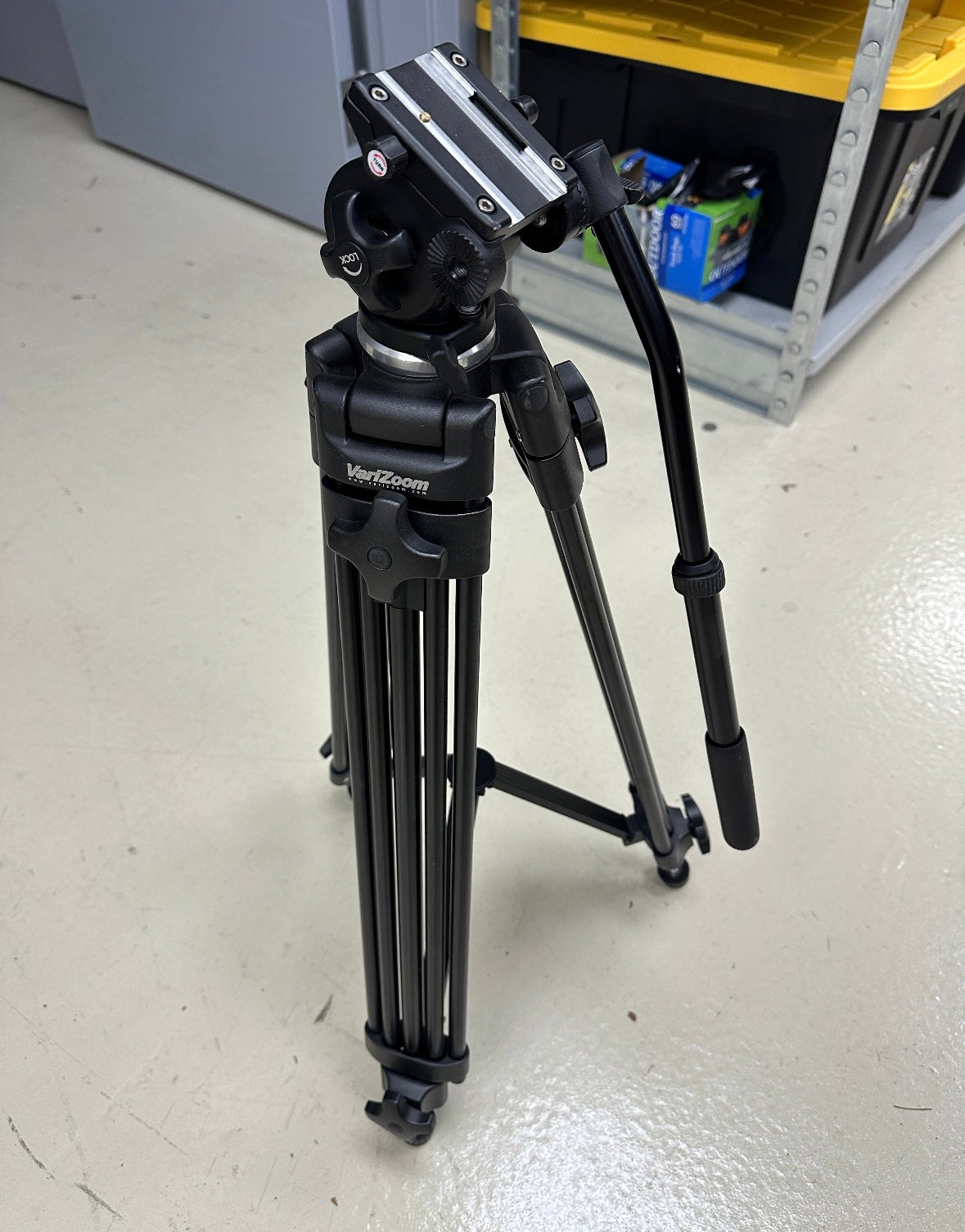 VariZoom Professional Tripod With Fluid Head