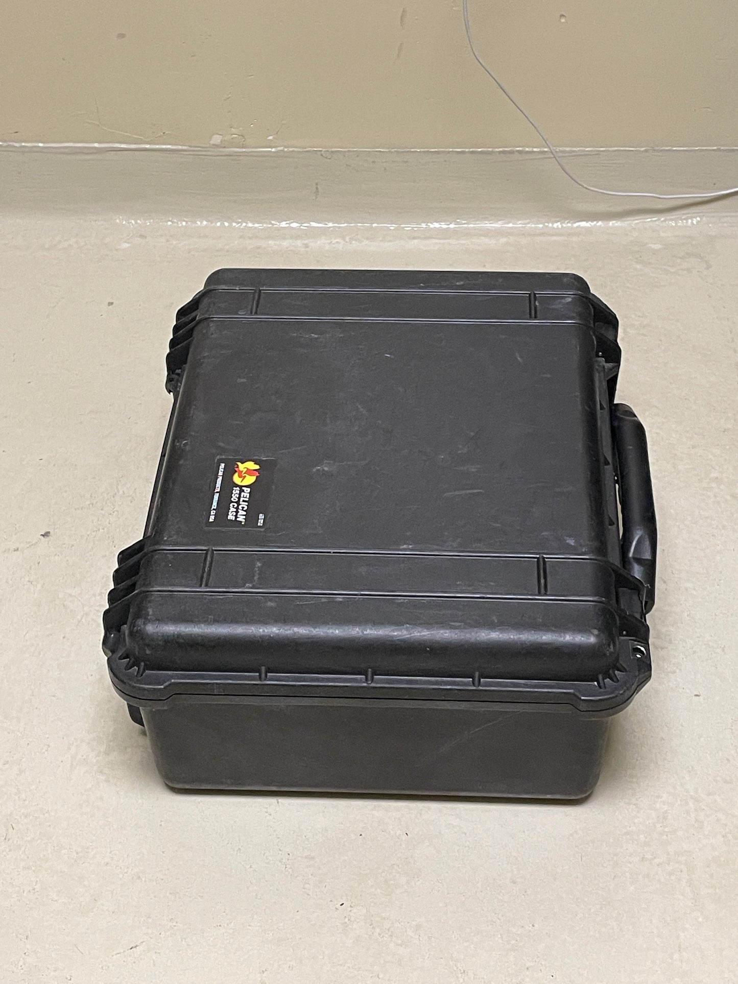 Pelican 1550 Protector Case 20.7 × 17.2 × 8.4" Black Water Tight