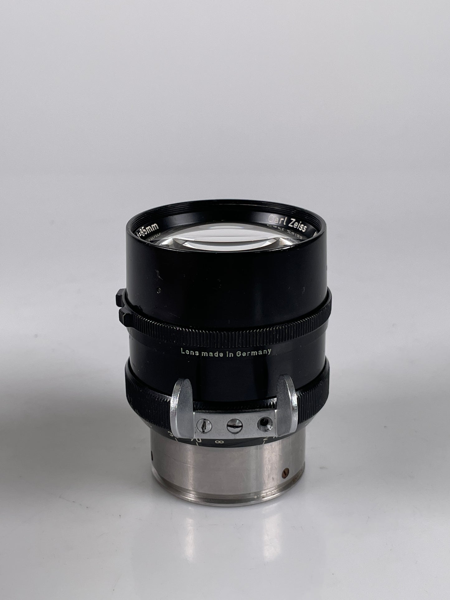 Carl Zeiss Planar 85mm F2 for Arri standard cine lens for 16mm