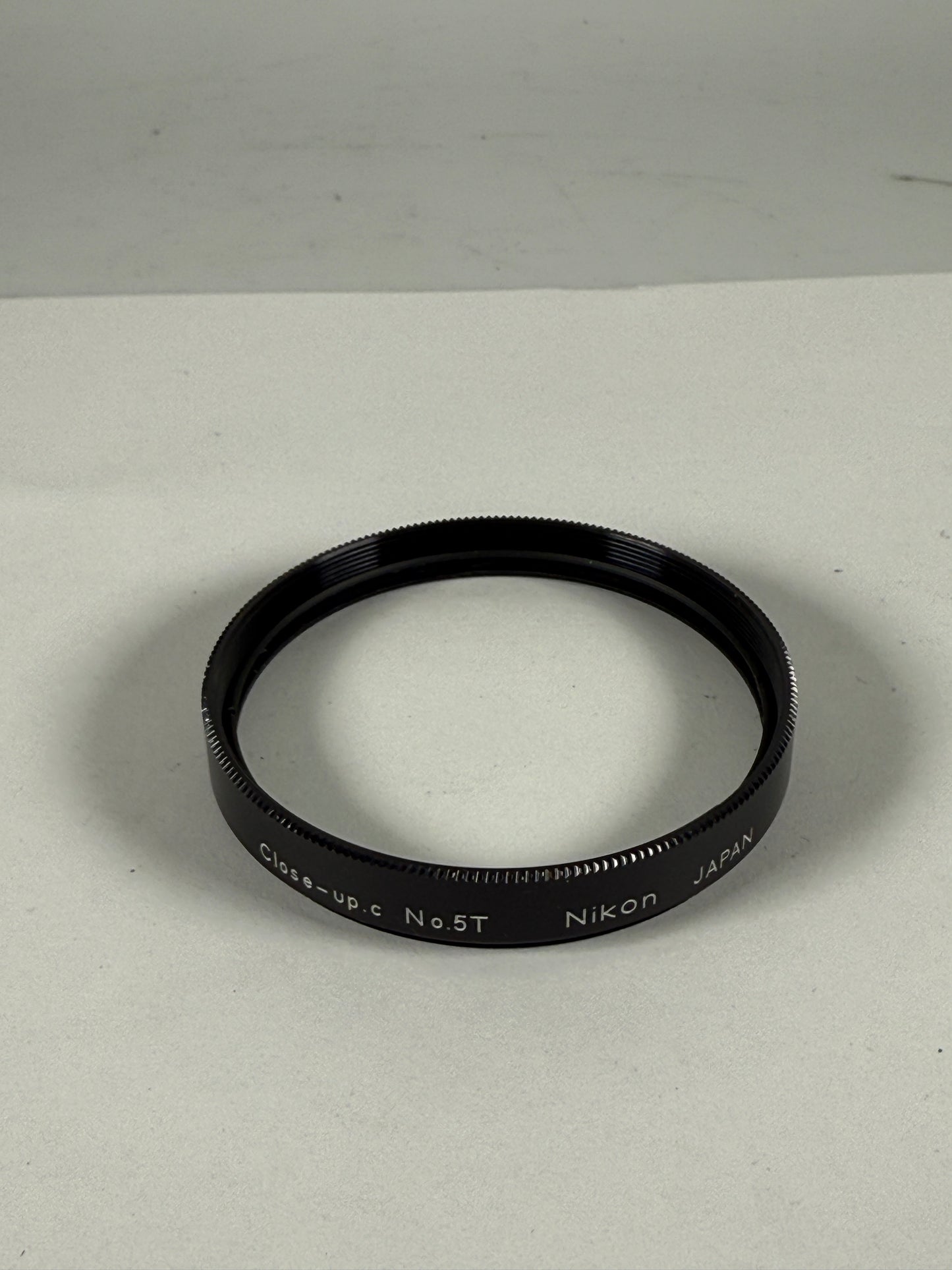 Genuine Nikon Close-up Attachment Lens No. 5T 62mm screw-in