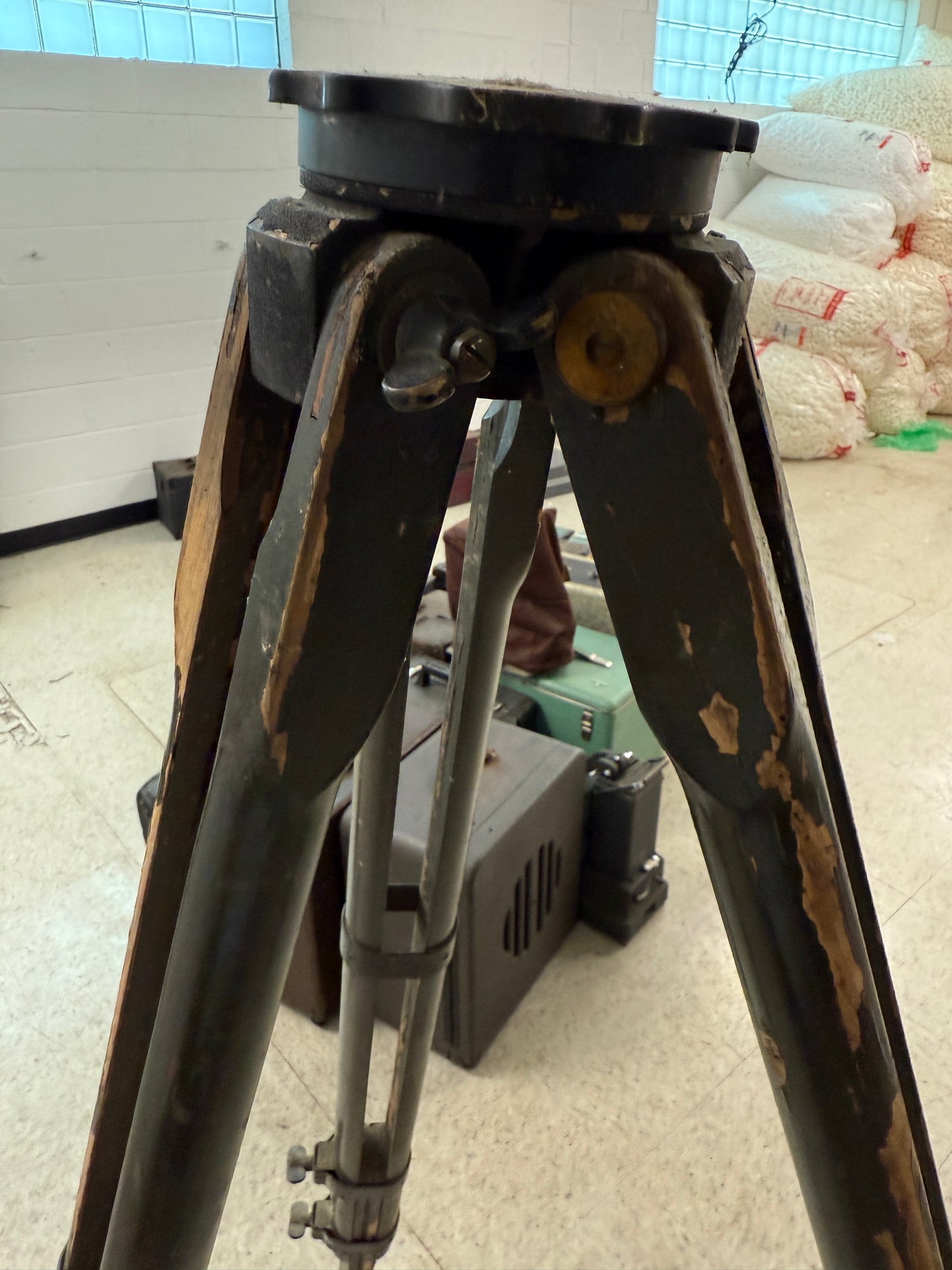 Vintage Keuffel & Esser K&E Surveyor Wood Brass Transit Tripod 3 1/2x8 Green military