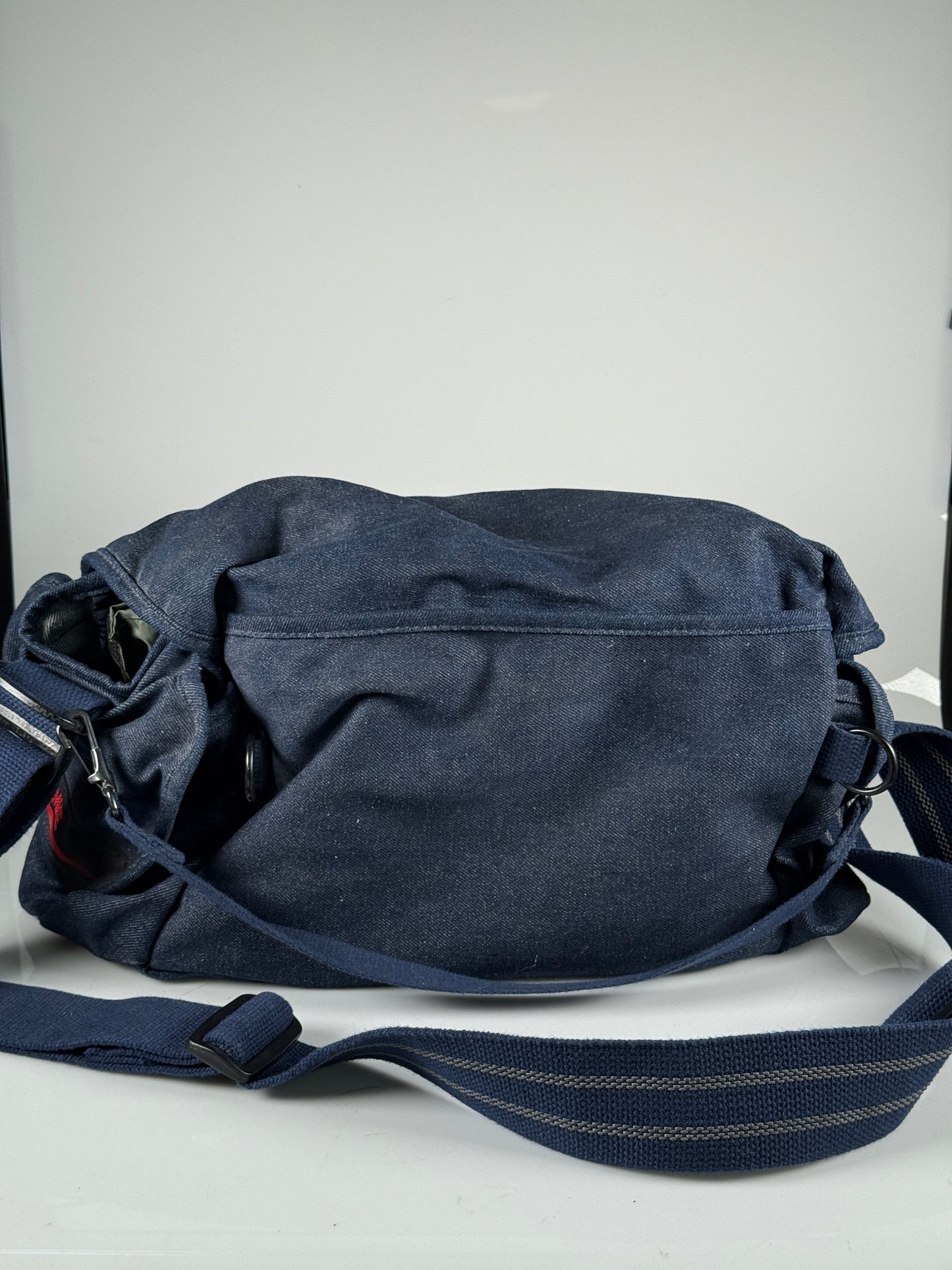 DOMKE F-2 ORIGINAL CAMERA SHOULDER BAG IN Blue Denim, with insert