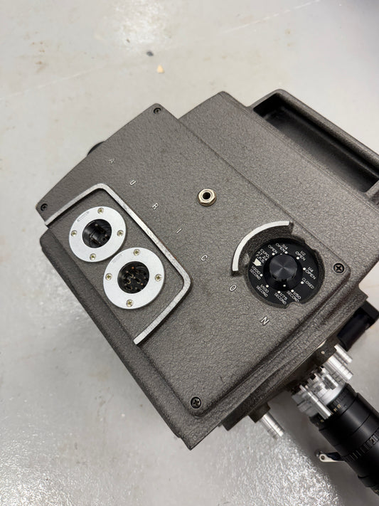 BACH Auricon CM-74G Cine Voice Cinema Sound Camera w/ angenieux 12-120mm f2.2 lens