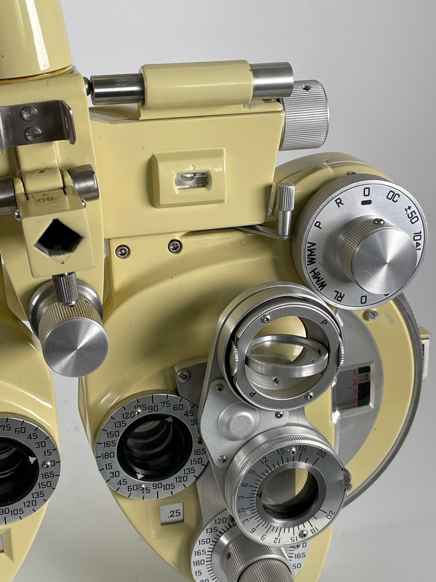 American Optical Phoropter Minus-Cylinder Manual Refractor Head 11635 Yellow