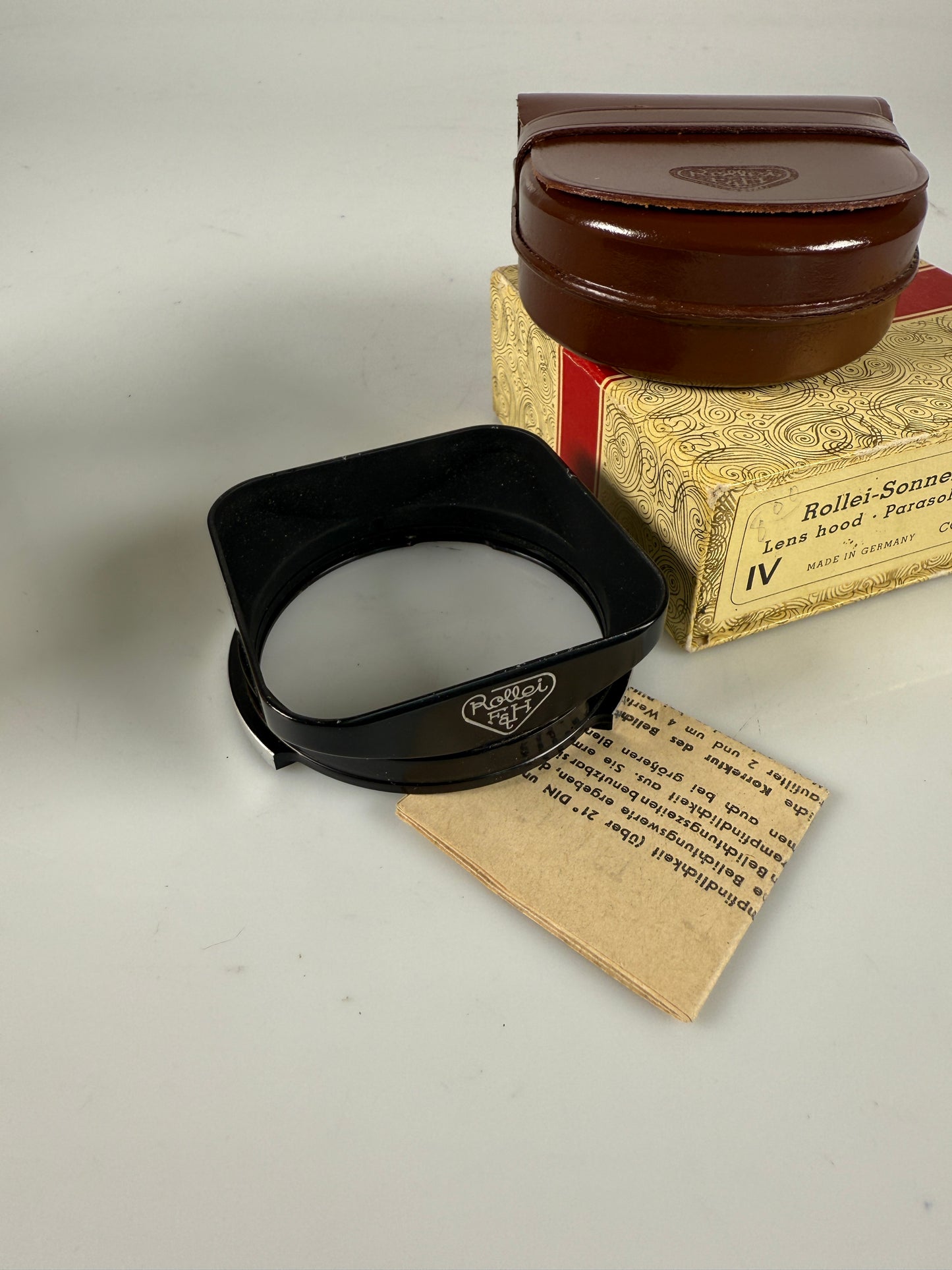 Vintage Rollei F&H Lens Hood Bay IV Boxed WIOBL