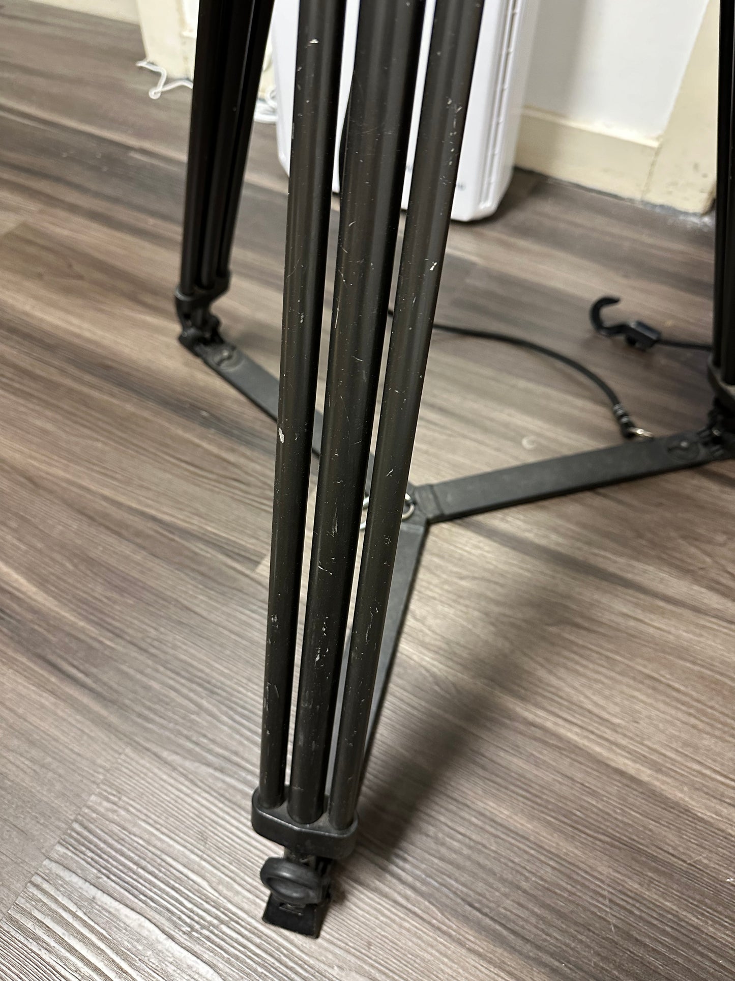 Sachtler Video 14 II Fluid Head Aluminum Tripod with Pneumatic System & Pump