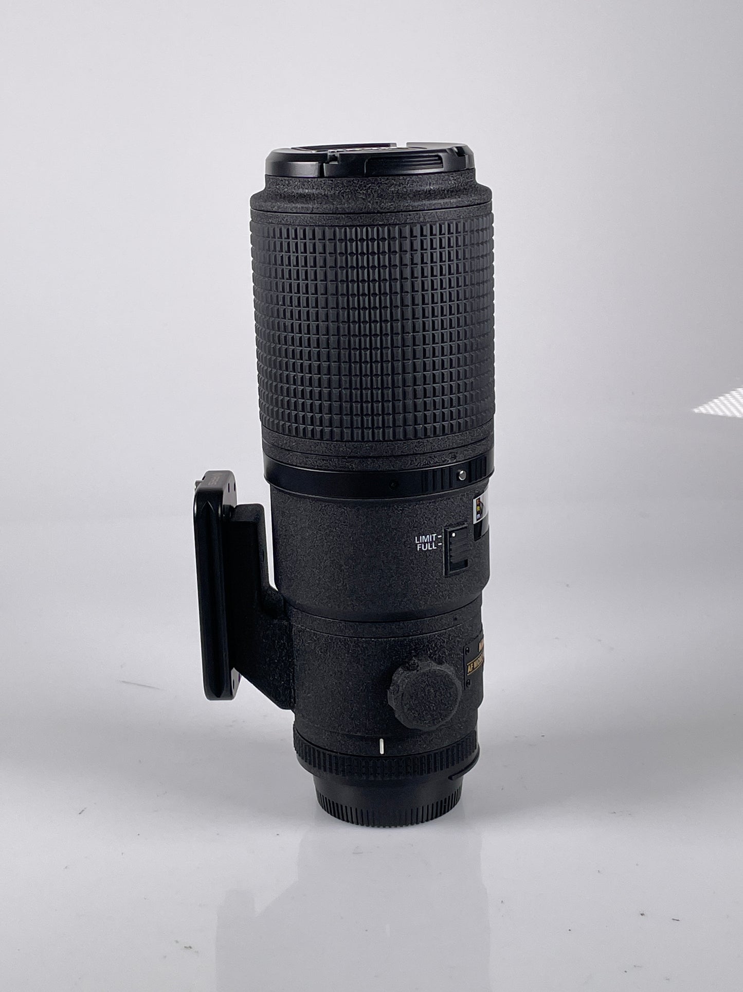 Nikon Nikkor AF 200mm f4 D ED Micro Lens in box