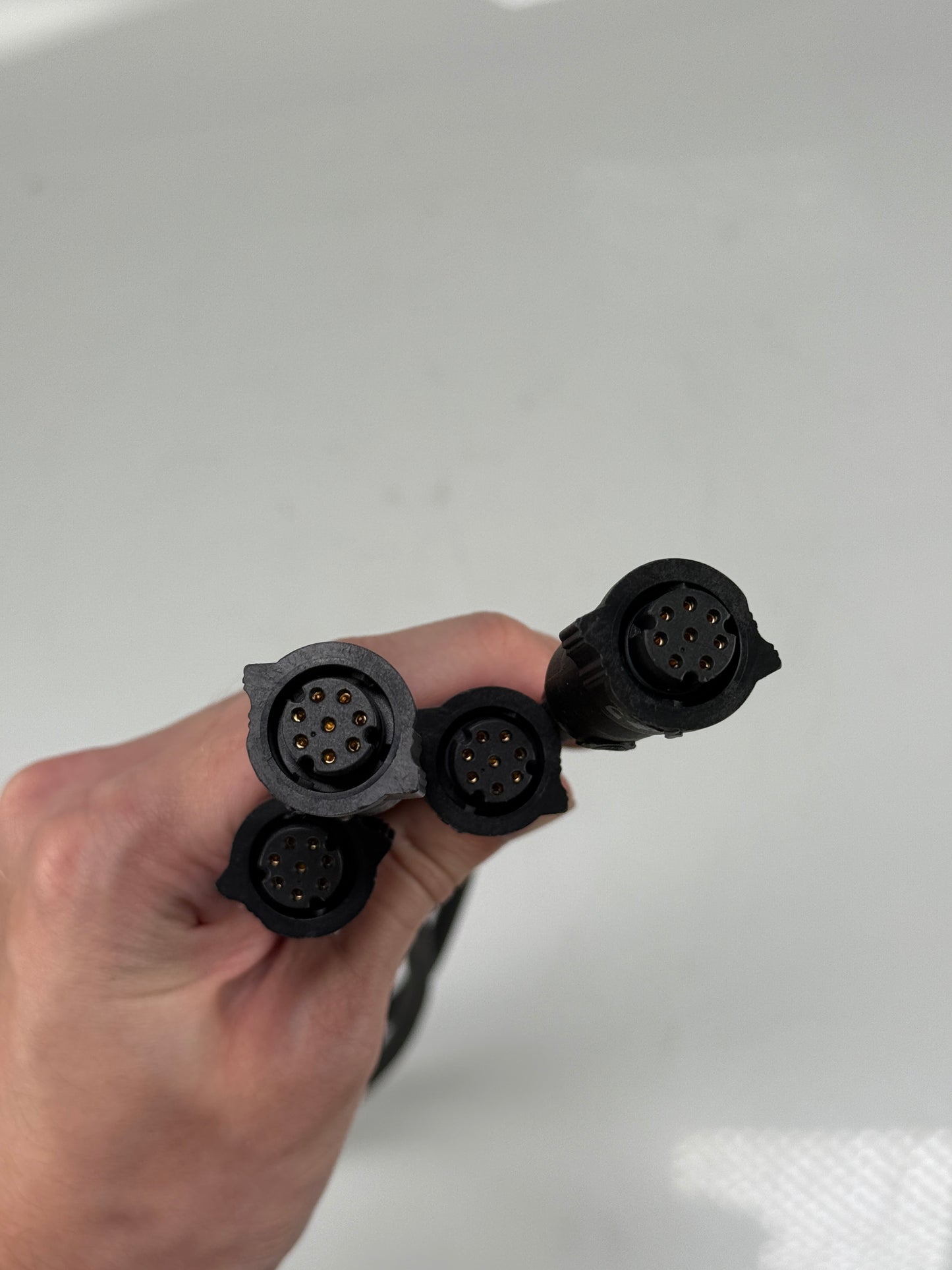 Kino Flo Lighting cable 4bank splitter 12 pin to 8 pin.